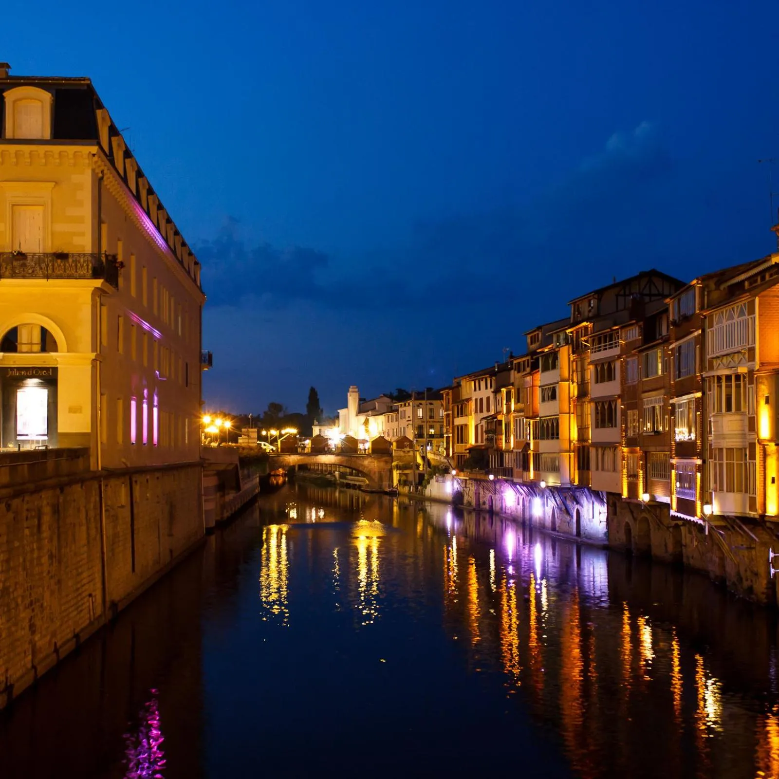 Nearby landmark in Greet Hôtel Castres Saix
