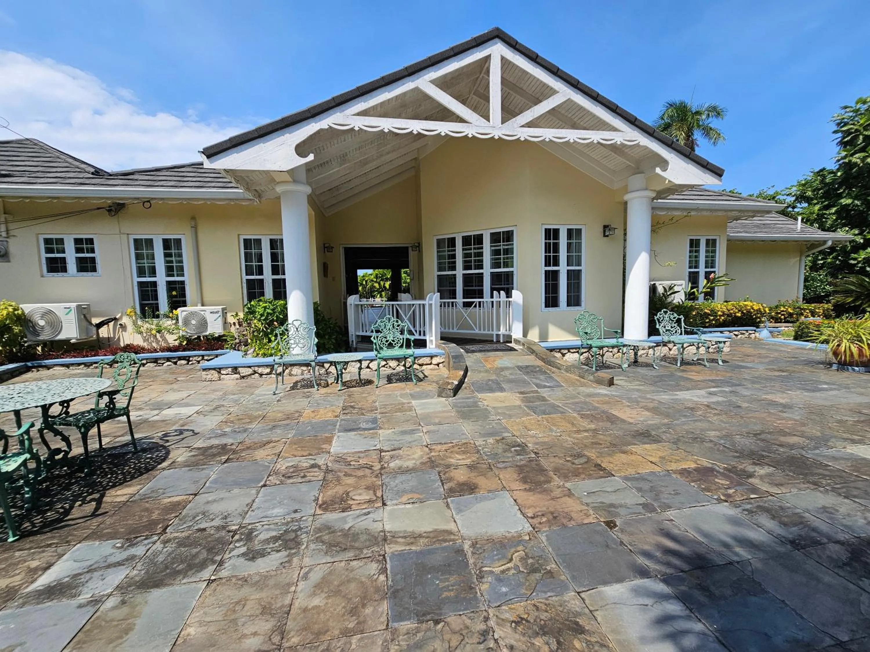 Facade/entrance in Spicy Hill Villa