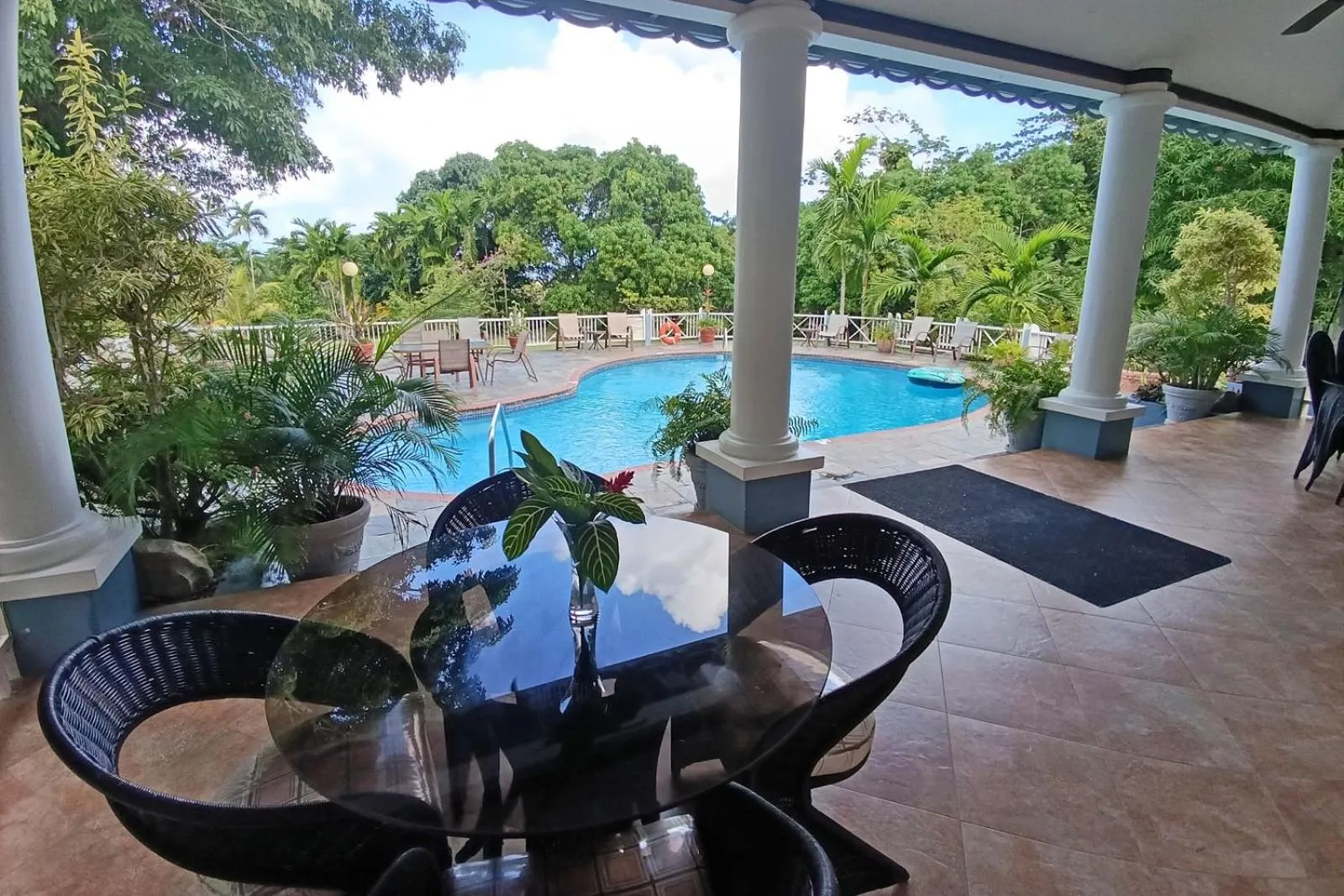 Dining area in Spicy Hill Villa