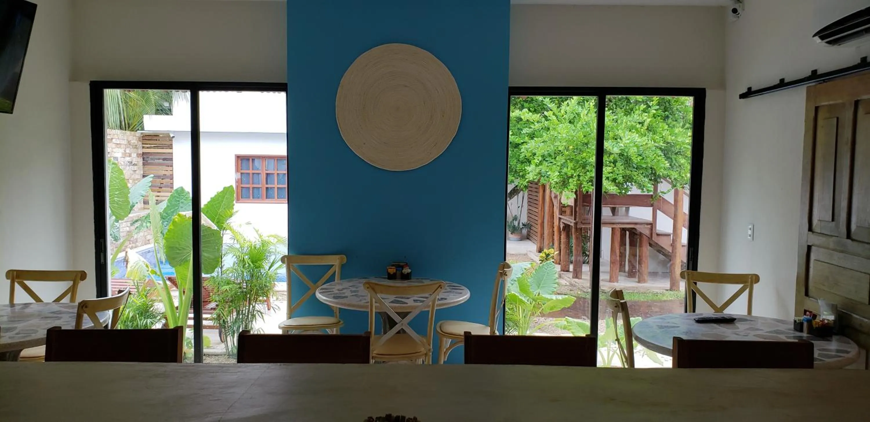 Restaurant/places to eat in Poza Clara Sanctuary