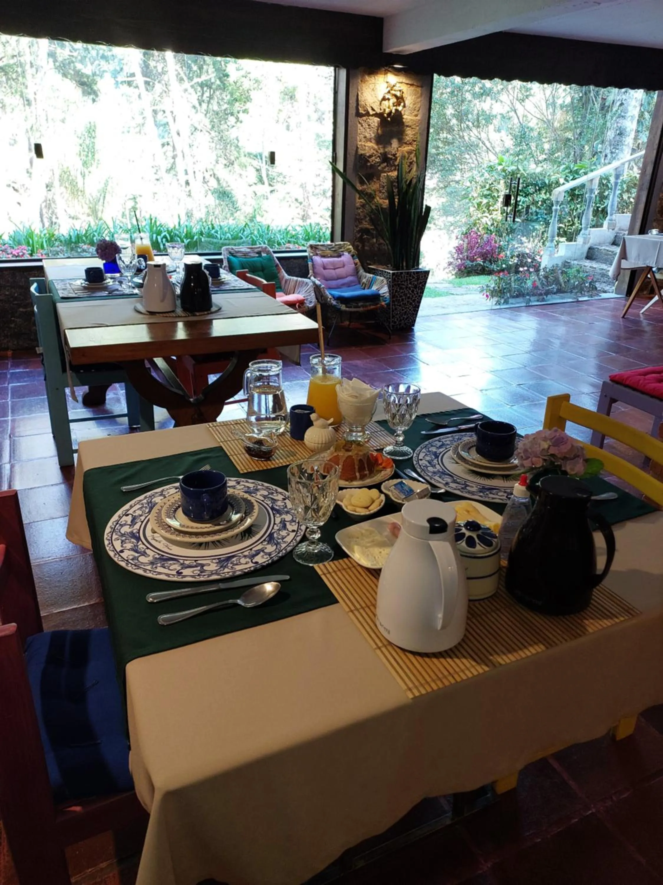 Restaurant/places to eat in Casa no Céu