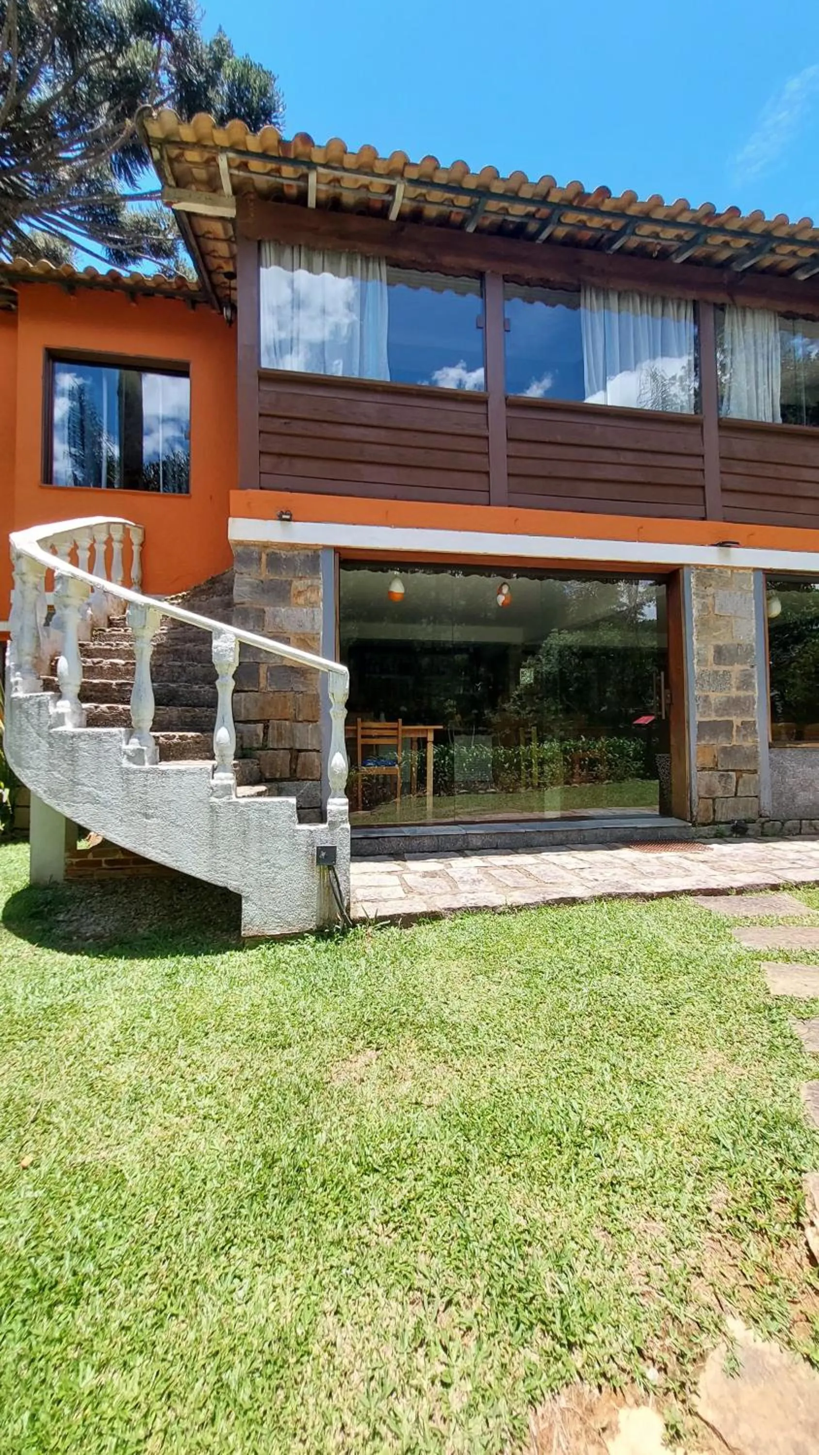 Property building in Casa no Céu