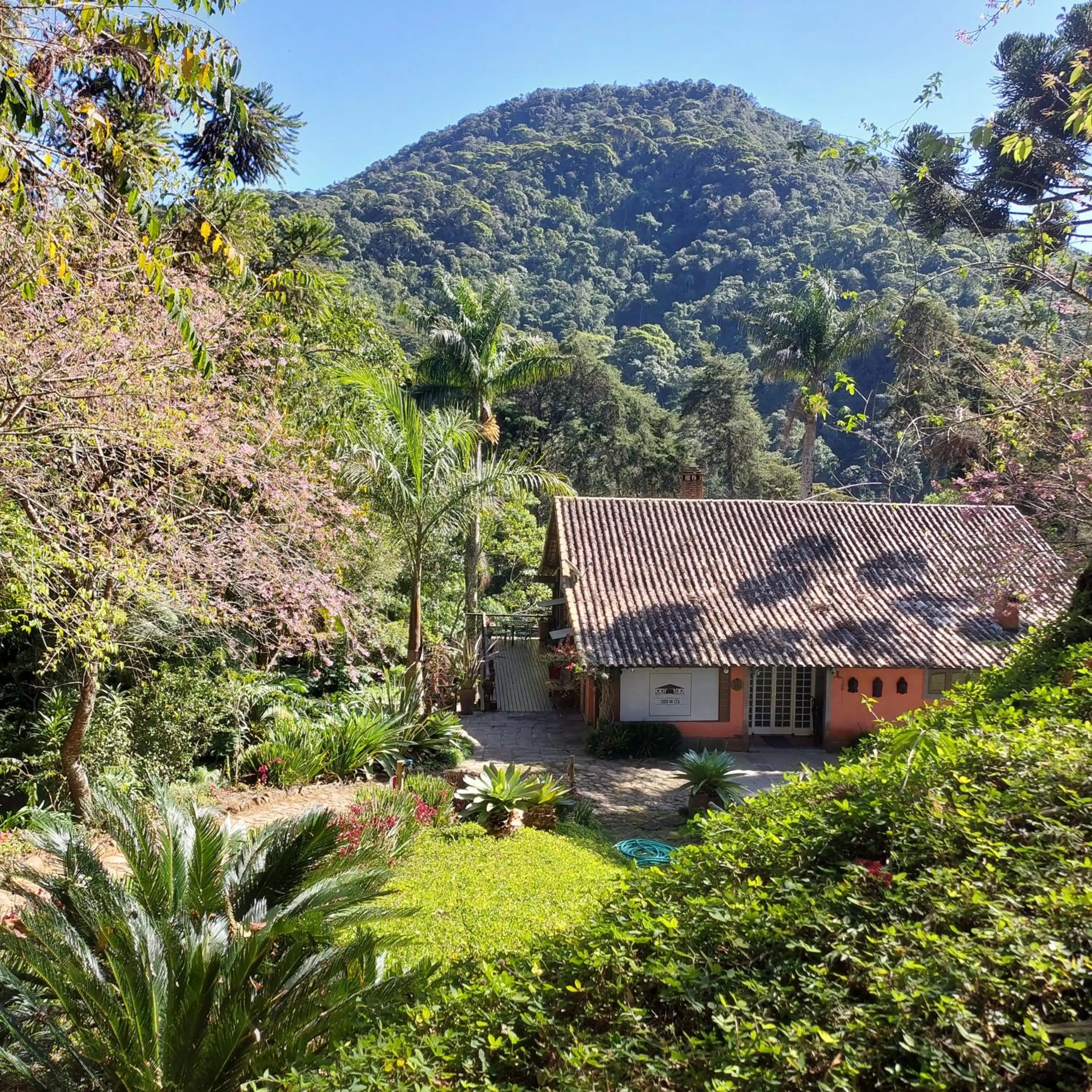 Property building in Casa no Céu