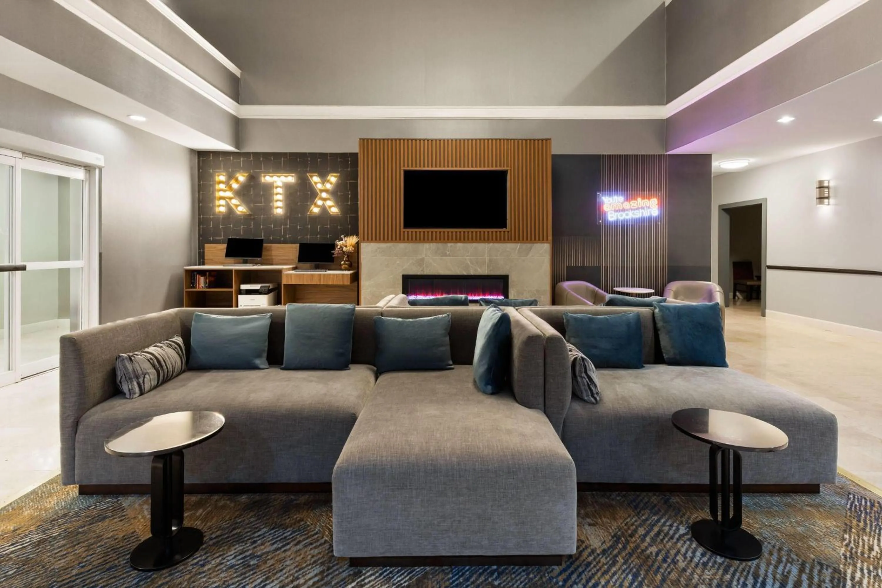 Lobby or reception in La Quinta by Wyndham Brookshire West Katy