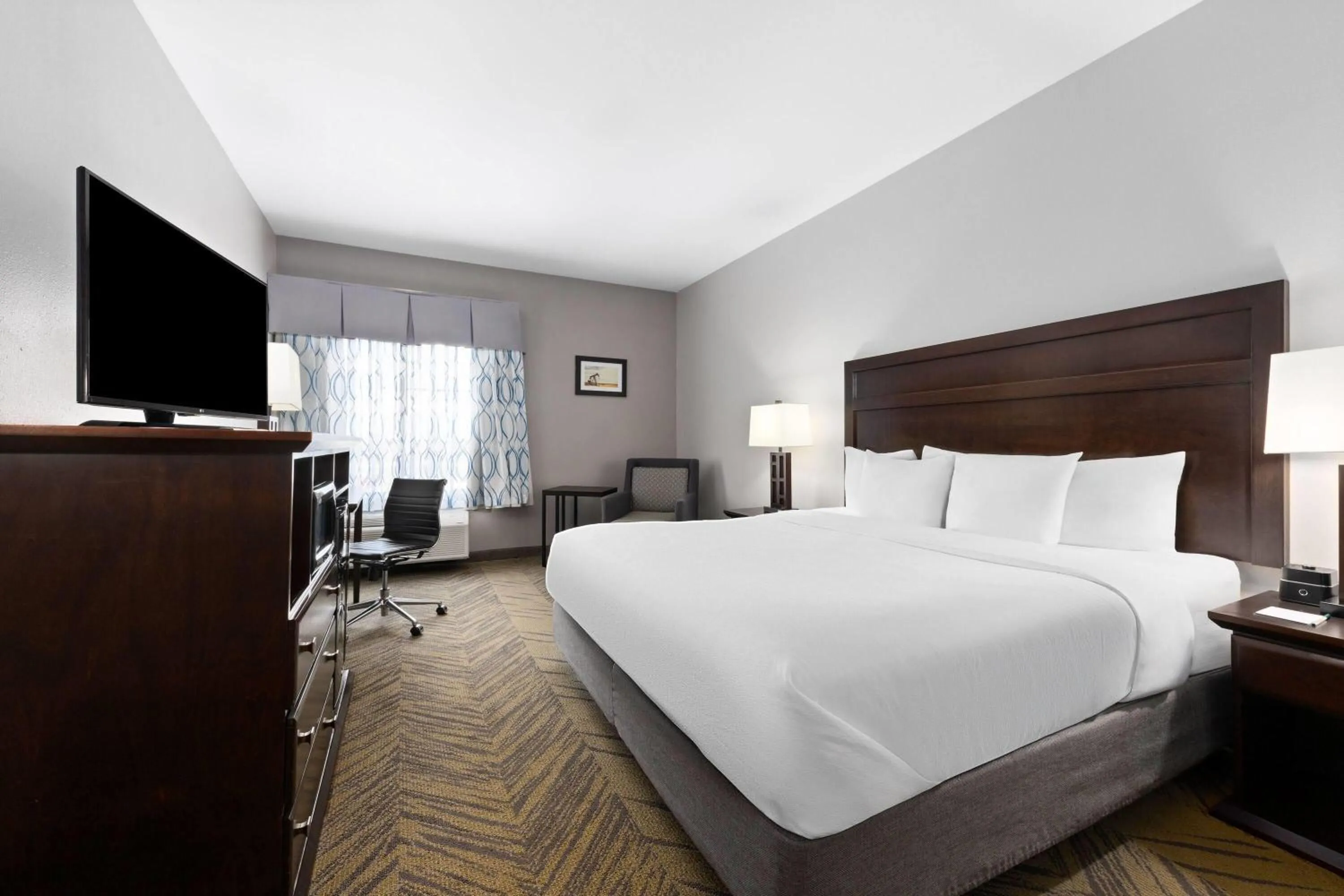 Photo of the whole room, Bed in La Quinta by Wyndham Brookshire West Katy