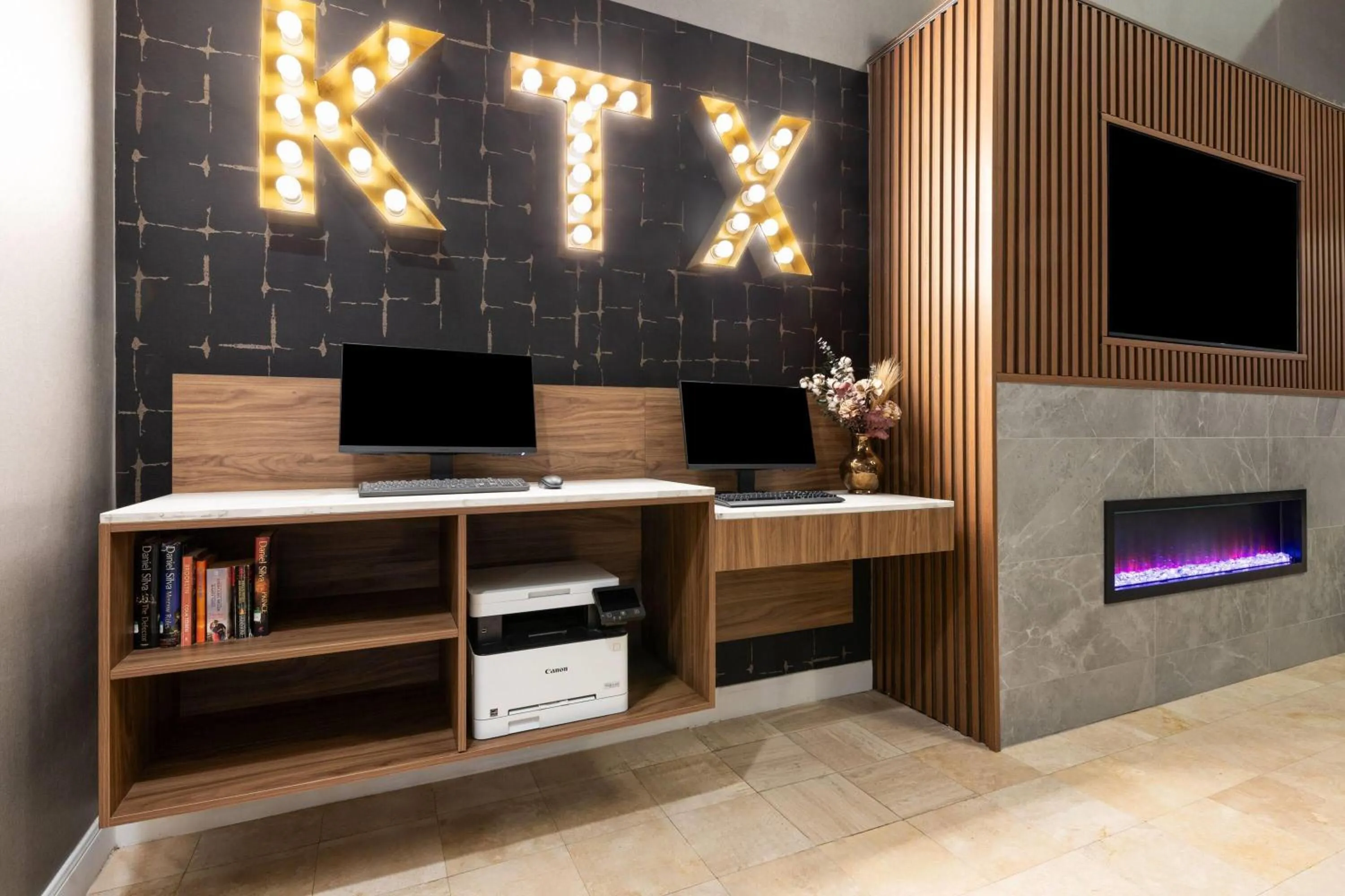 Business facilities in La Quinta by Wyndham Brookshire West Katy