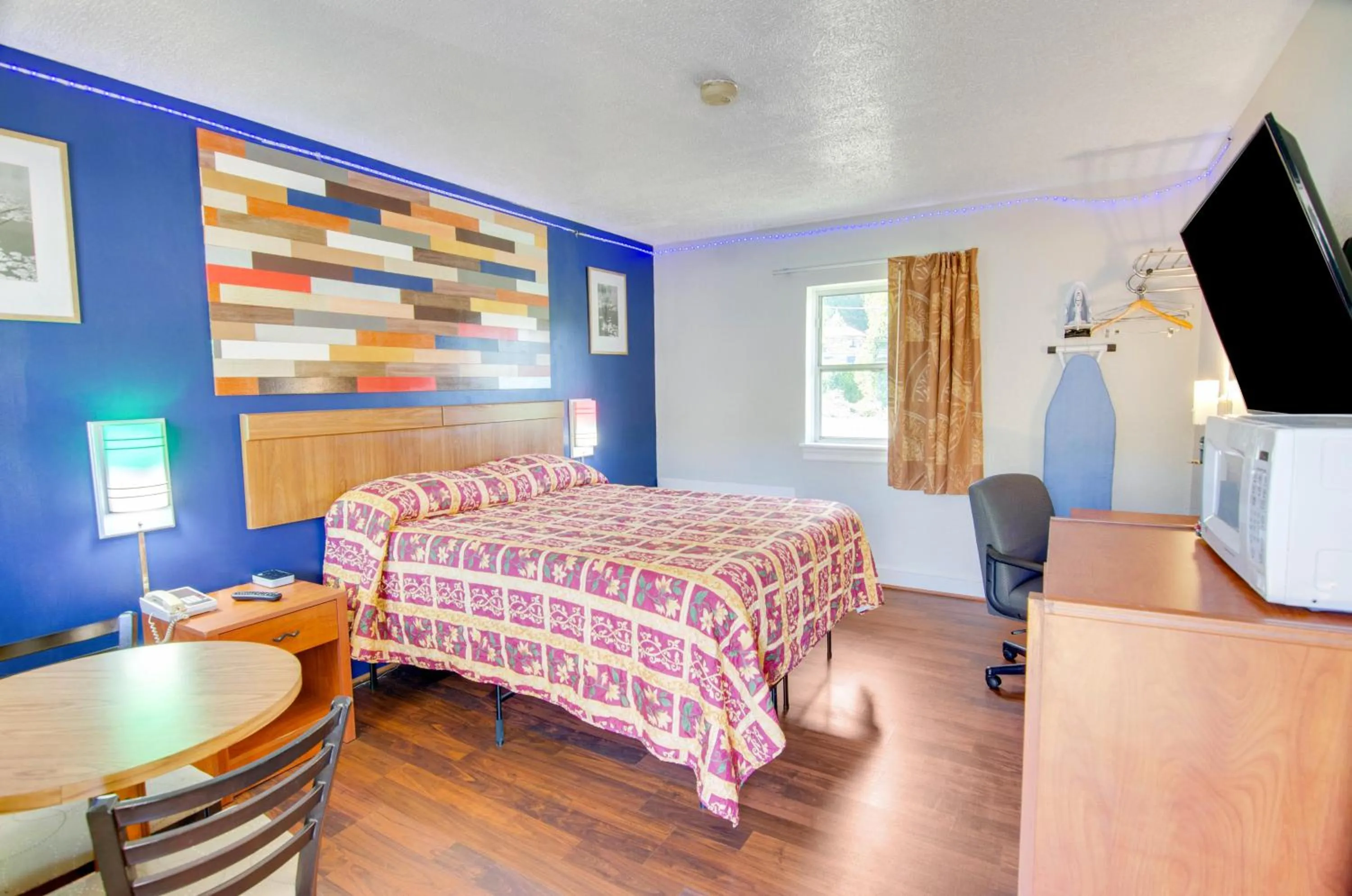 Bed in Scottish Inns Collinsville - Martinsville