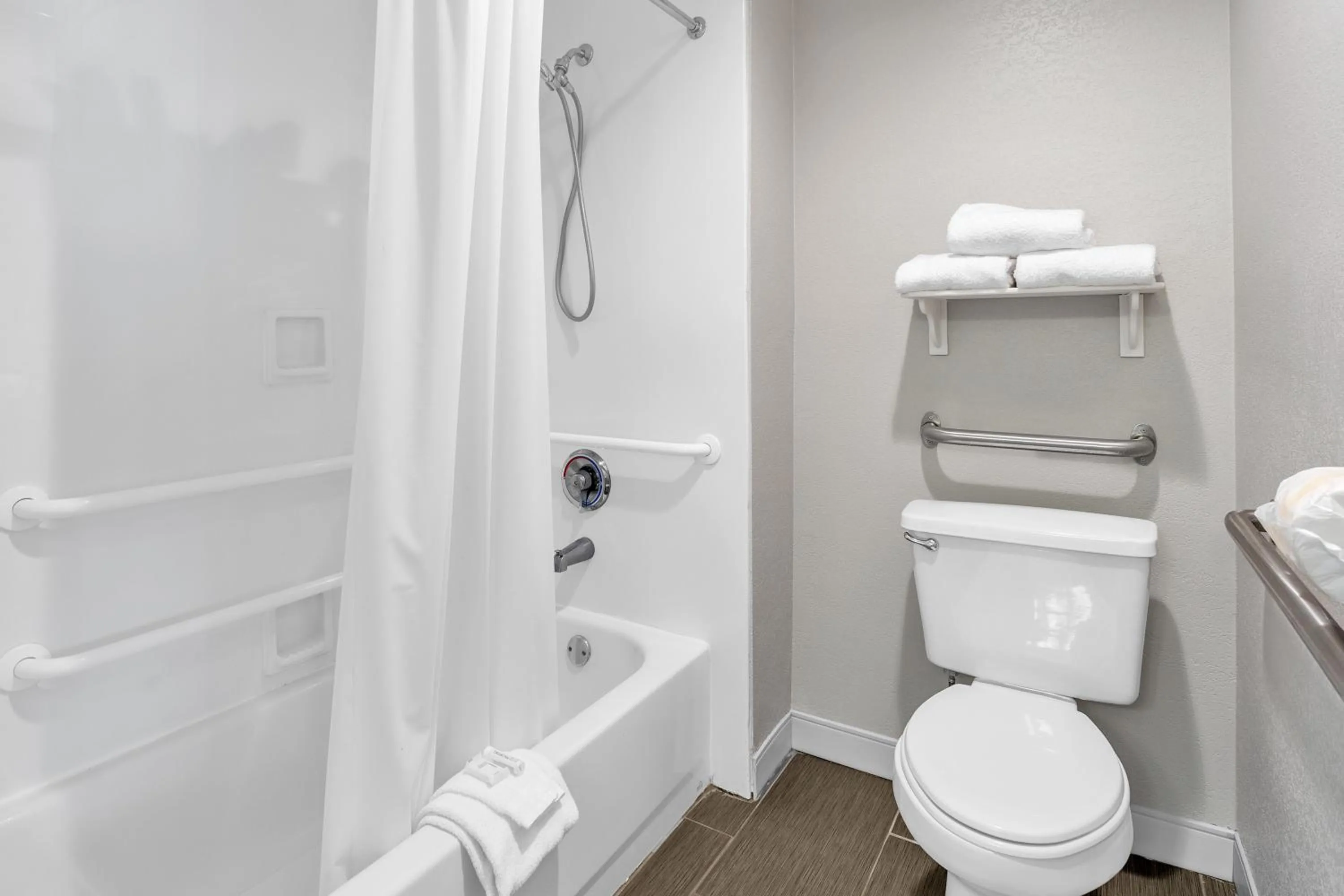 Toilet in La Quinta Inn by Wyndham Cleveland Independence