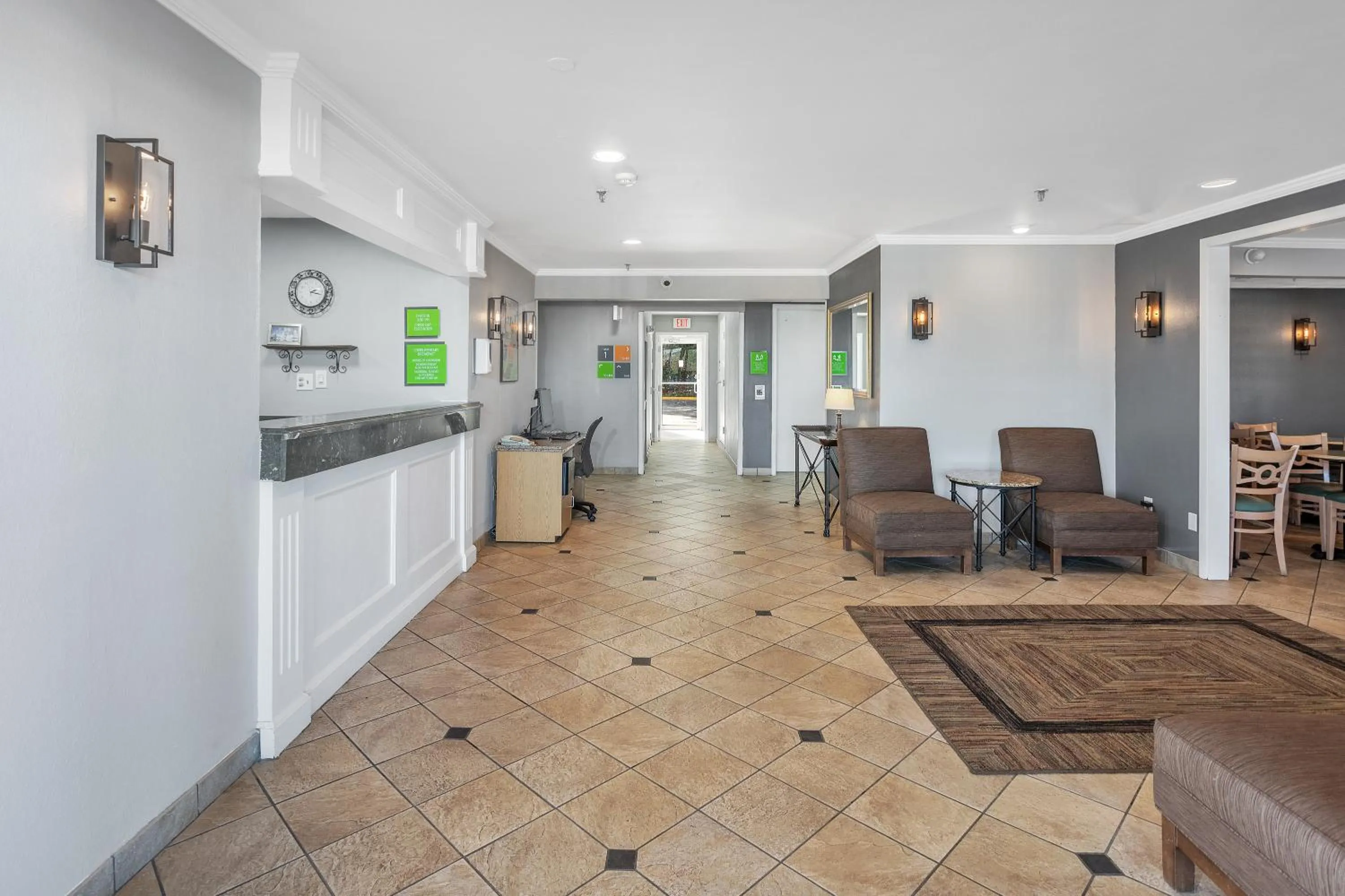 Lobby or reception in La Quinta Inn by Wyndham Cleveland Independence