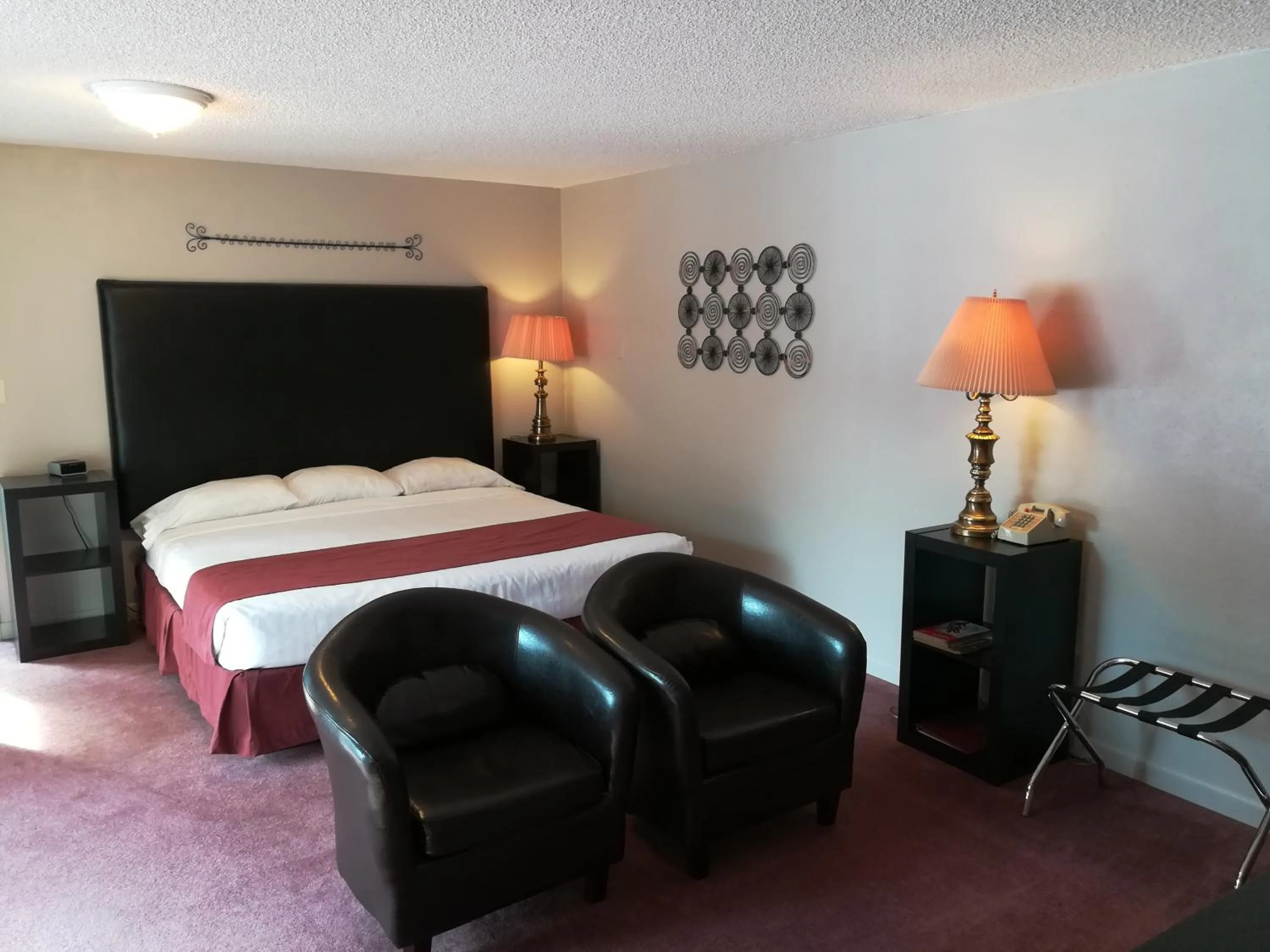 Bed in Konkolville Motel