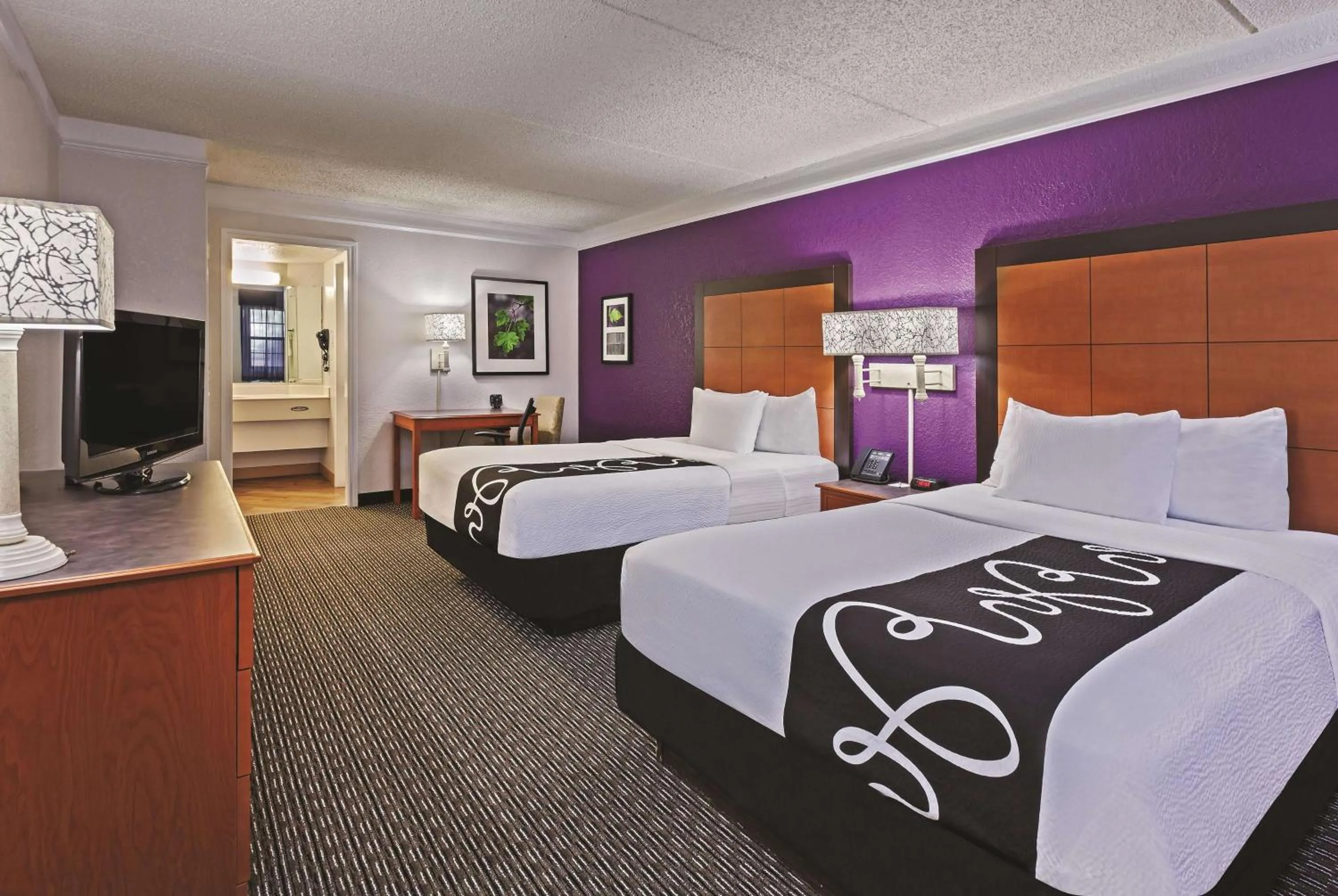 Photo of the whole room, Bed in Travelodge by Wyndham Houston Cy-Fair
