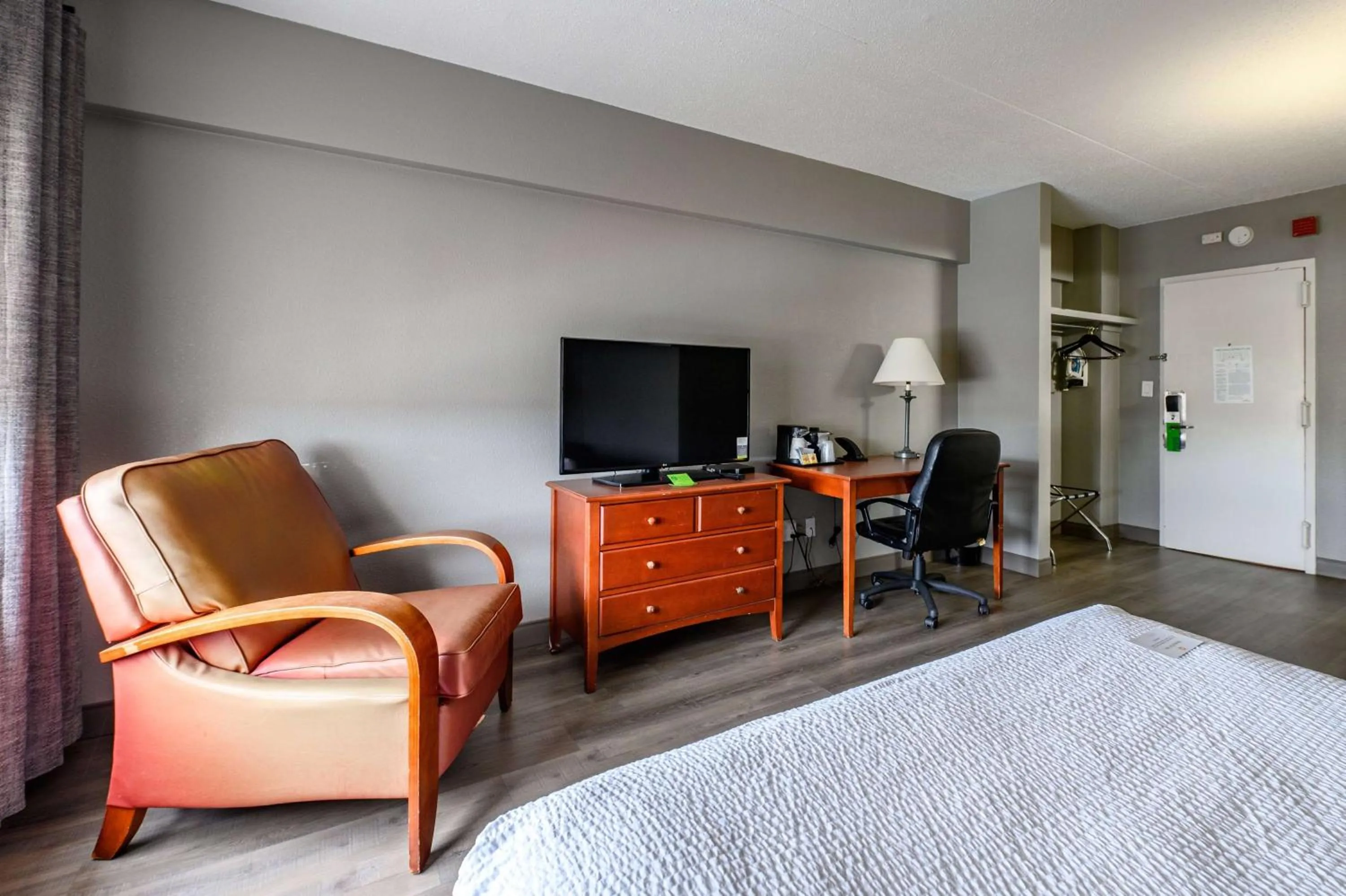 Photo of the whole room, Bed in La Quinta by Wyndham New Haven