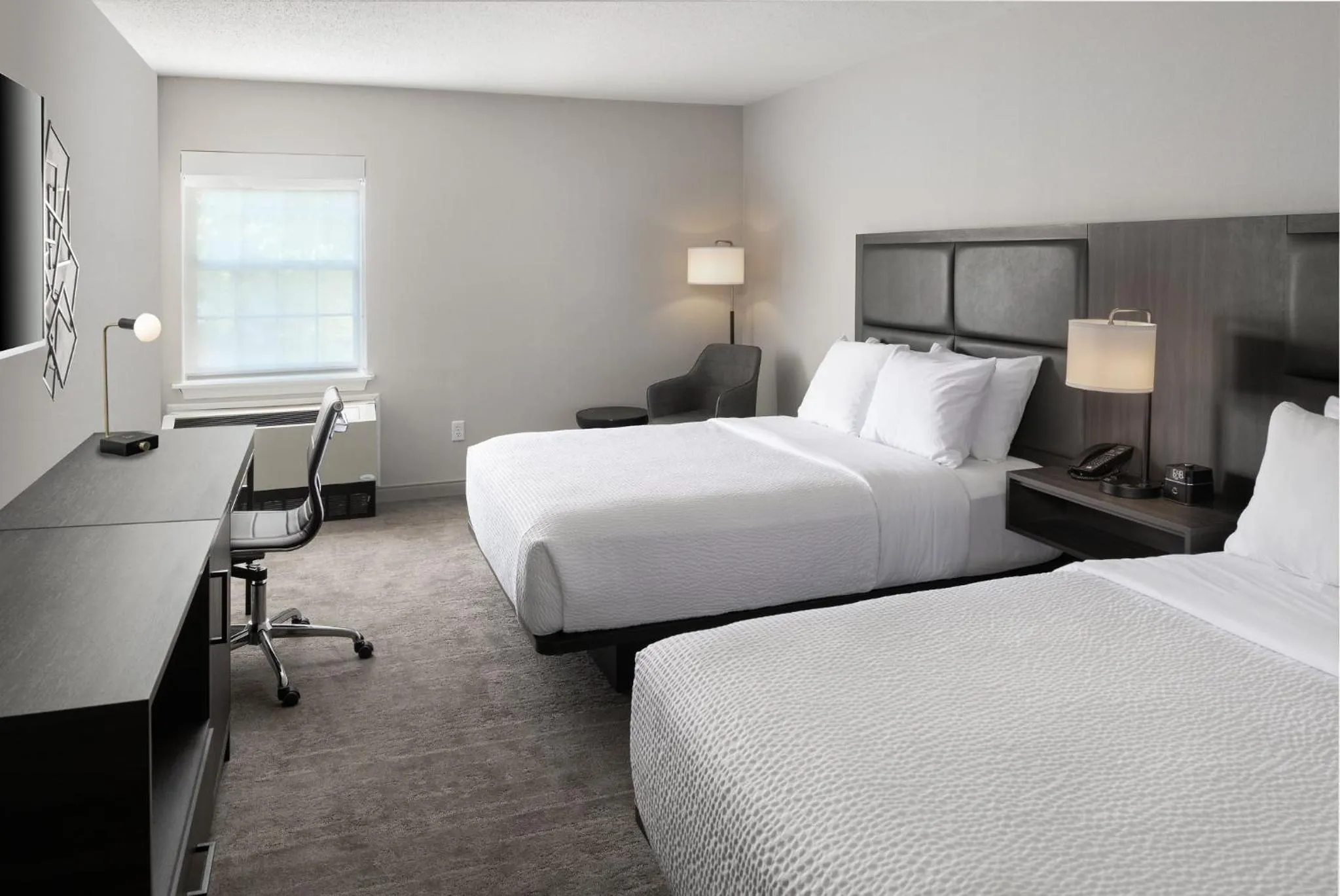 Photo of the whole room, Bed in Holiday Inn Express St. Albans by IHG