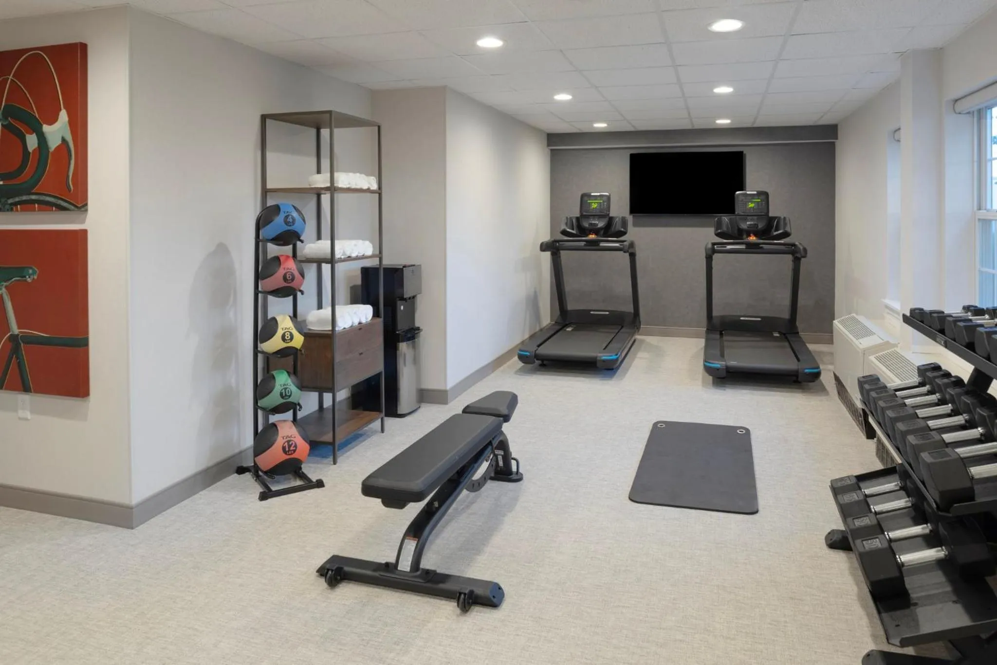 Fitness centre/facilities in Holiday Inn Express St. Albans by IHG