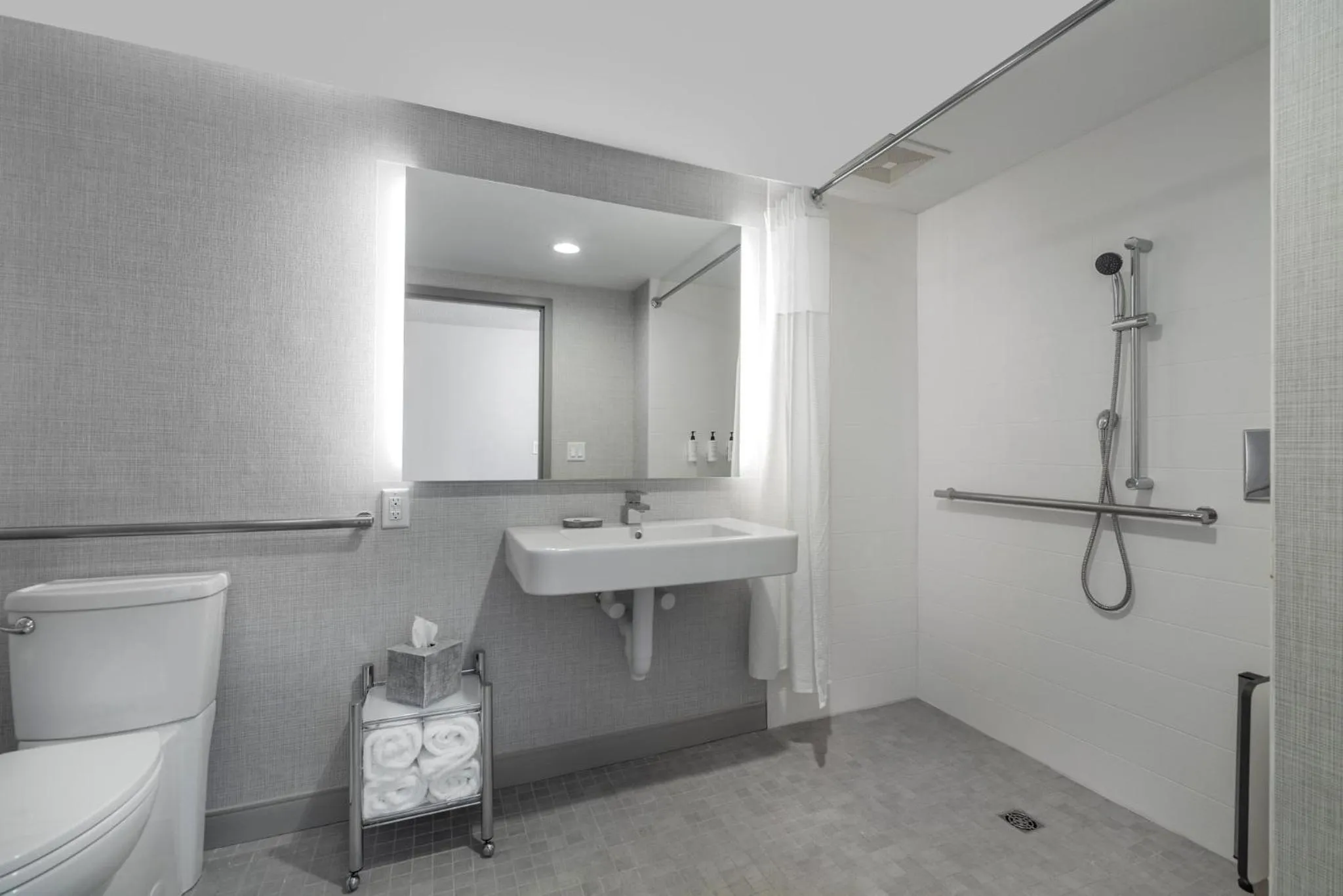 Photo of the whole room in Holiday Inn Express St. Albans by IHG