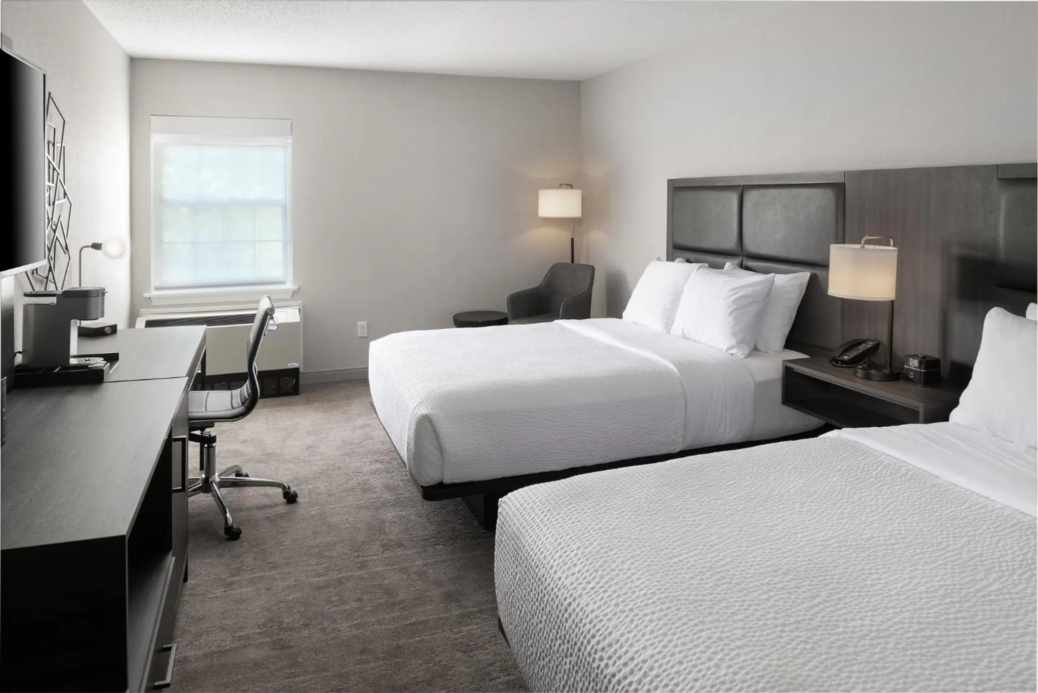 Photo of the whole room, Bed in La Quinta by Wyndham St. Albans