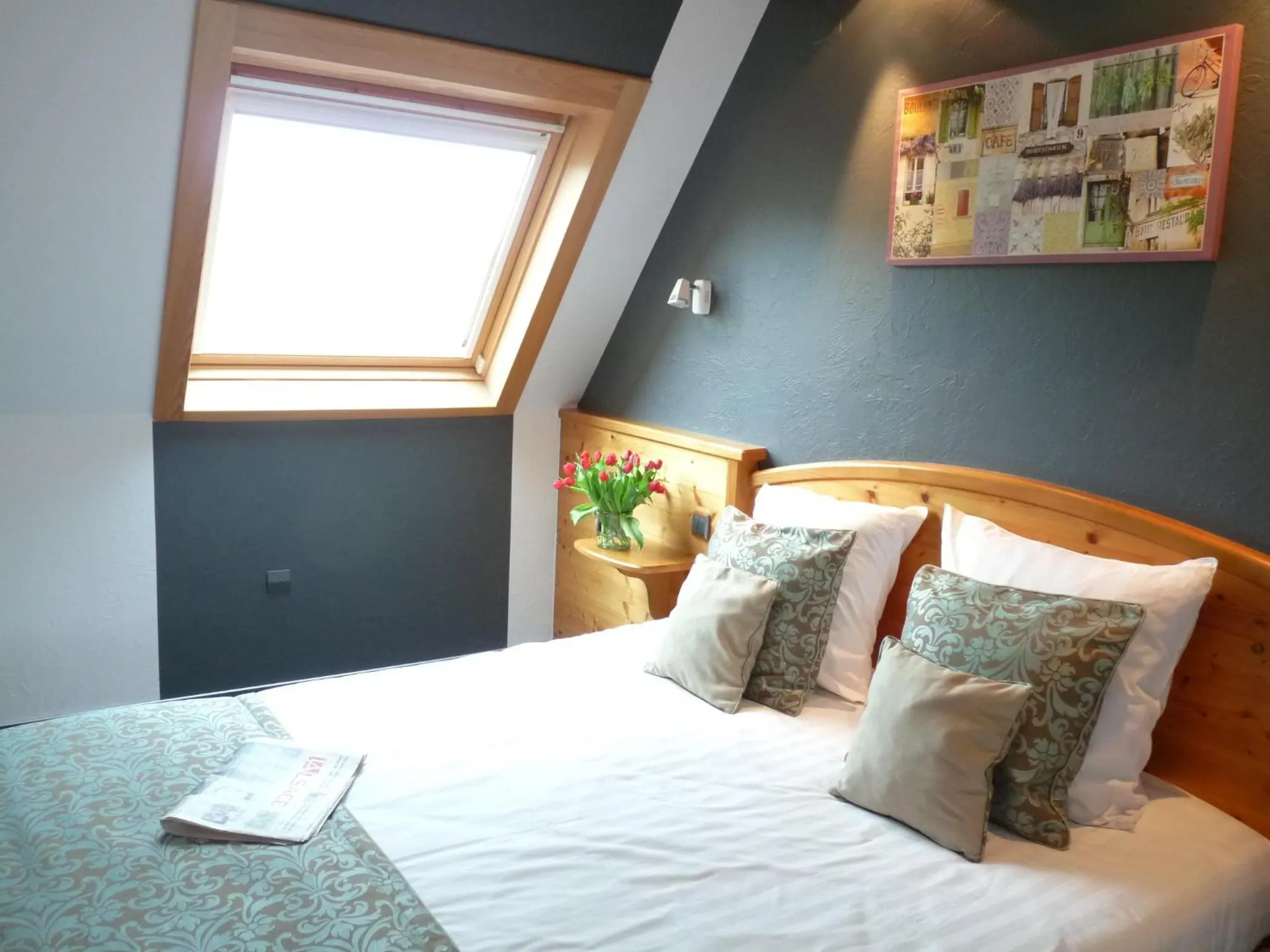 Bedroom, Bed in Hôtel Le Riquewihr