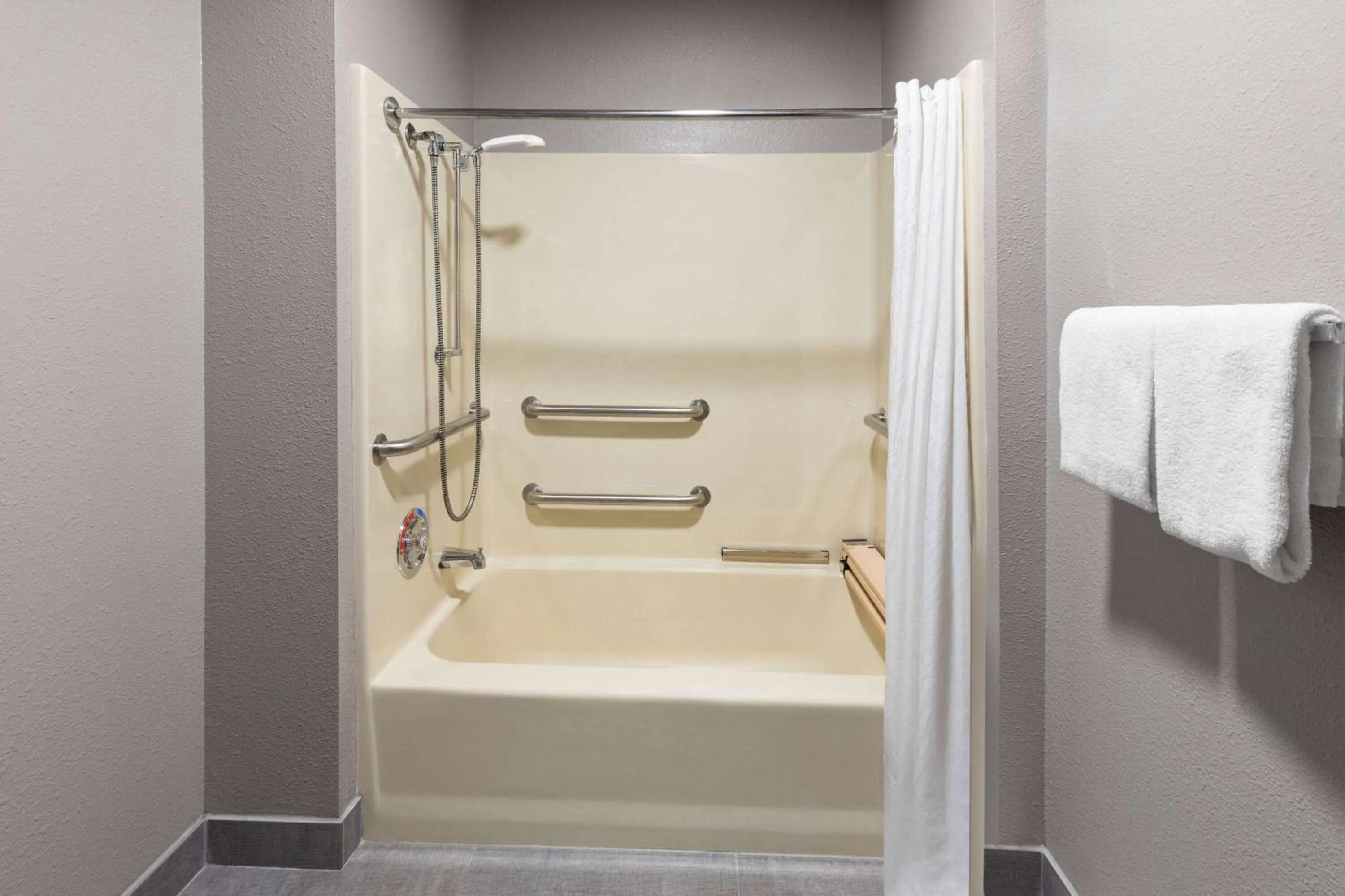 Bathroom in La Quinta Inn by Wyndham Sheboygan