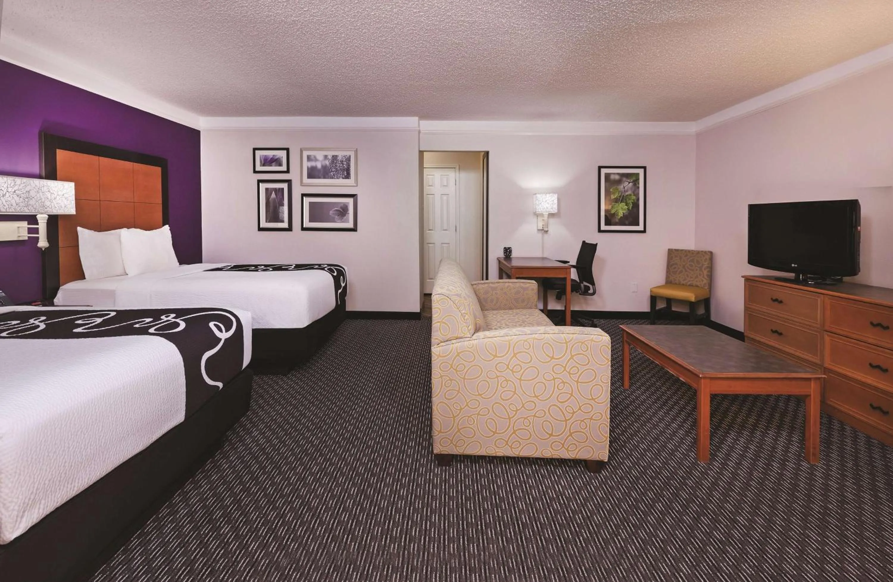 Photo of the whole room, Bed in La Quinta Inn by Wyndham and Conference Center San Angelo