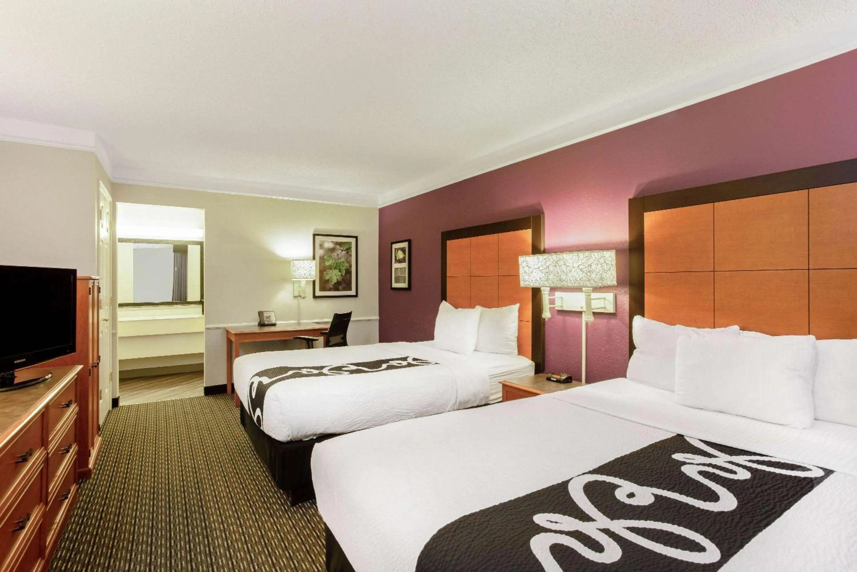 Photo of the whole room, Bed in La Quinta Inn by Wyndham and Conference Center San Angelo