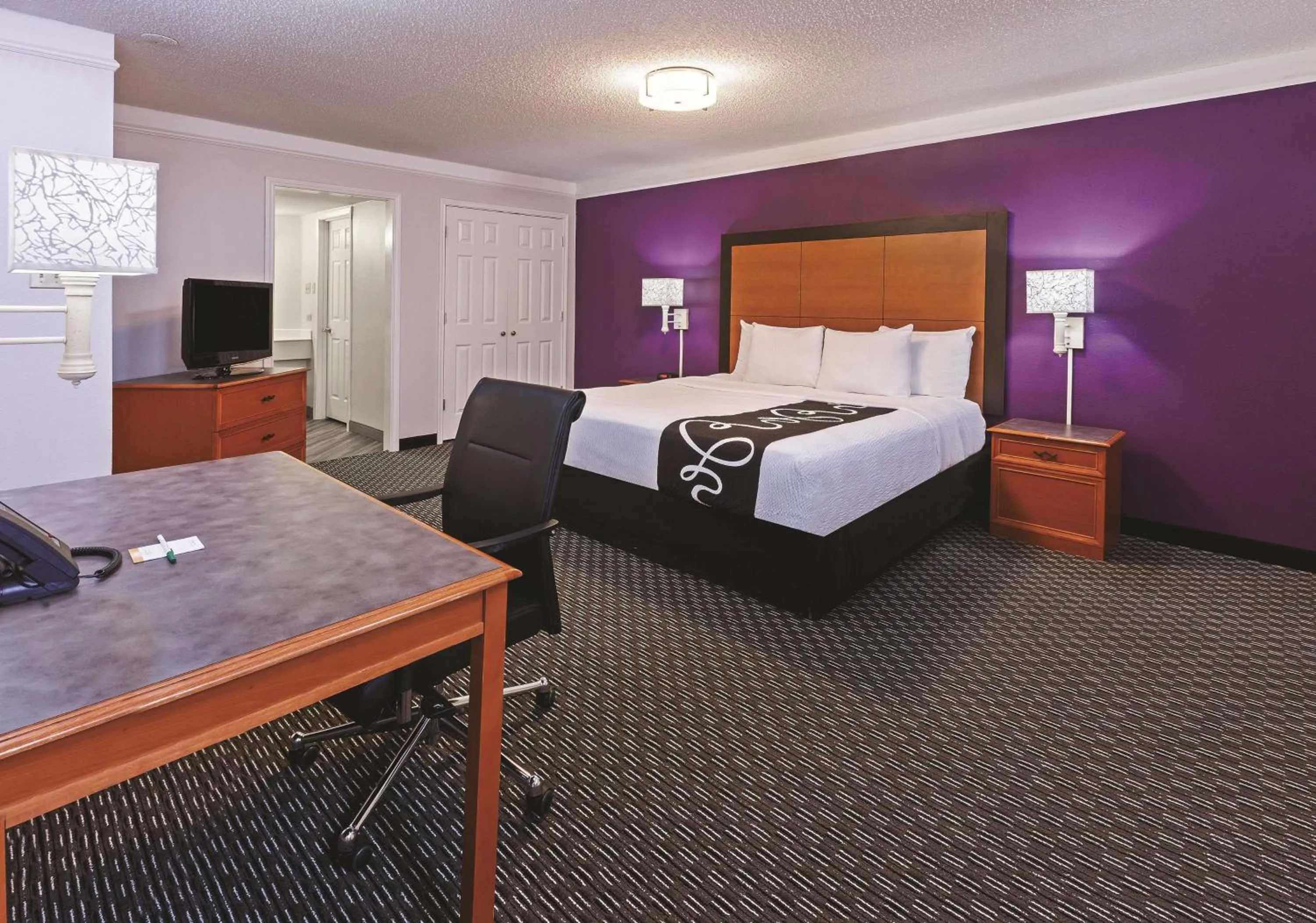 Photo of the whole room, Bed in La Quinta Inn by Wyndham and Conference Center San Angelo