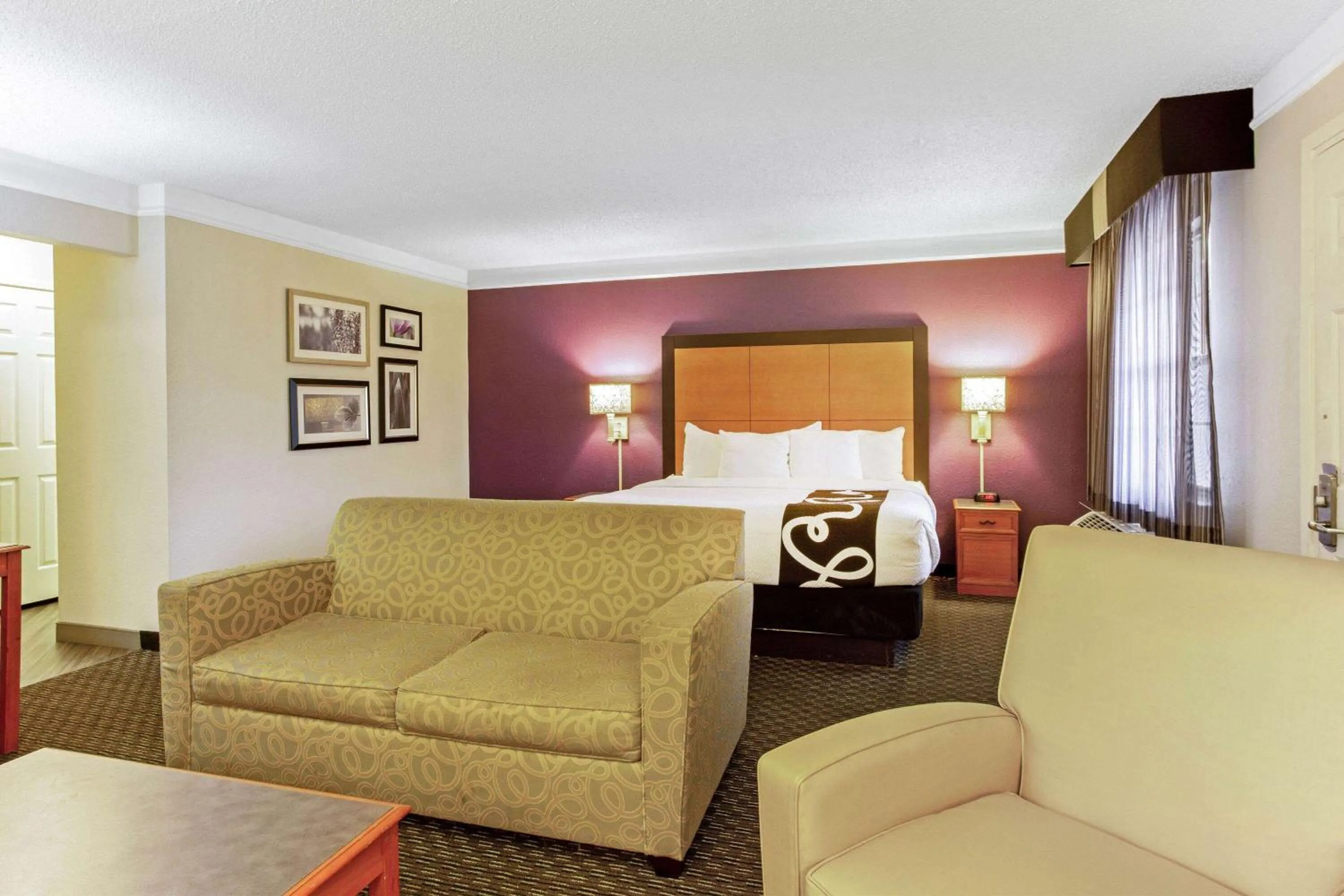 Photo of the whole room, Bed in La Quinta Inn by Wyndham and Conference Center San Angelo