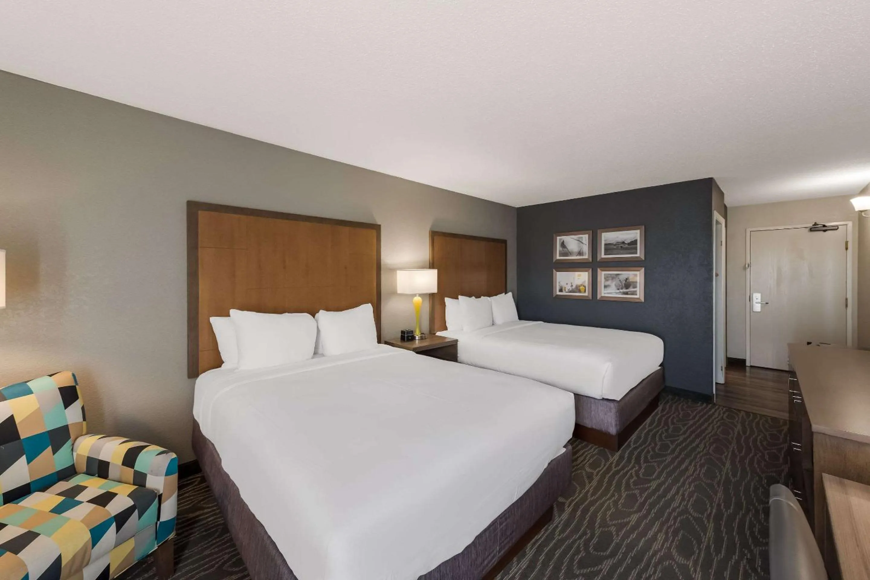 Bedroom, Bed in Comfort Inn & Suites Tipp City Dayton North I-75