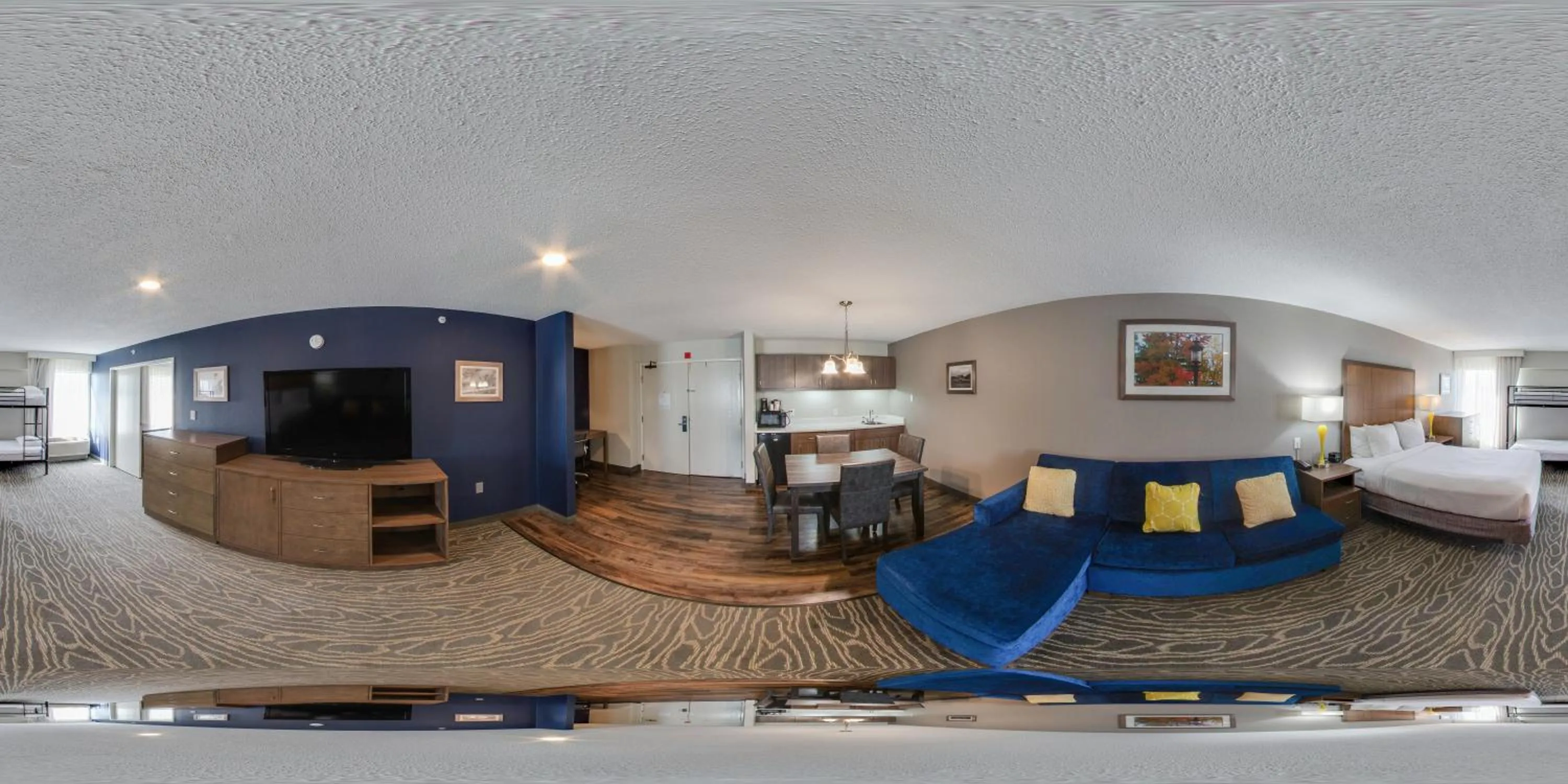 TV and multimedia, Bed in Comfort Inn & Suites Tipp City Dayton North I-75