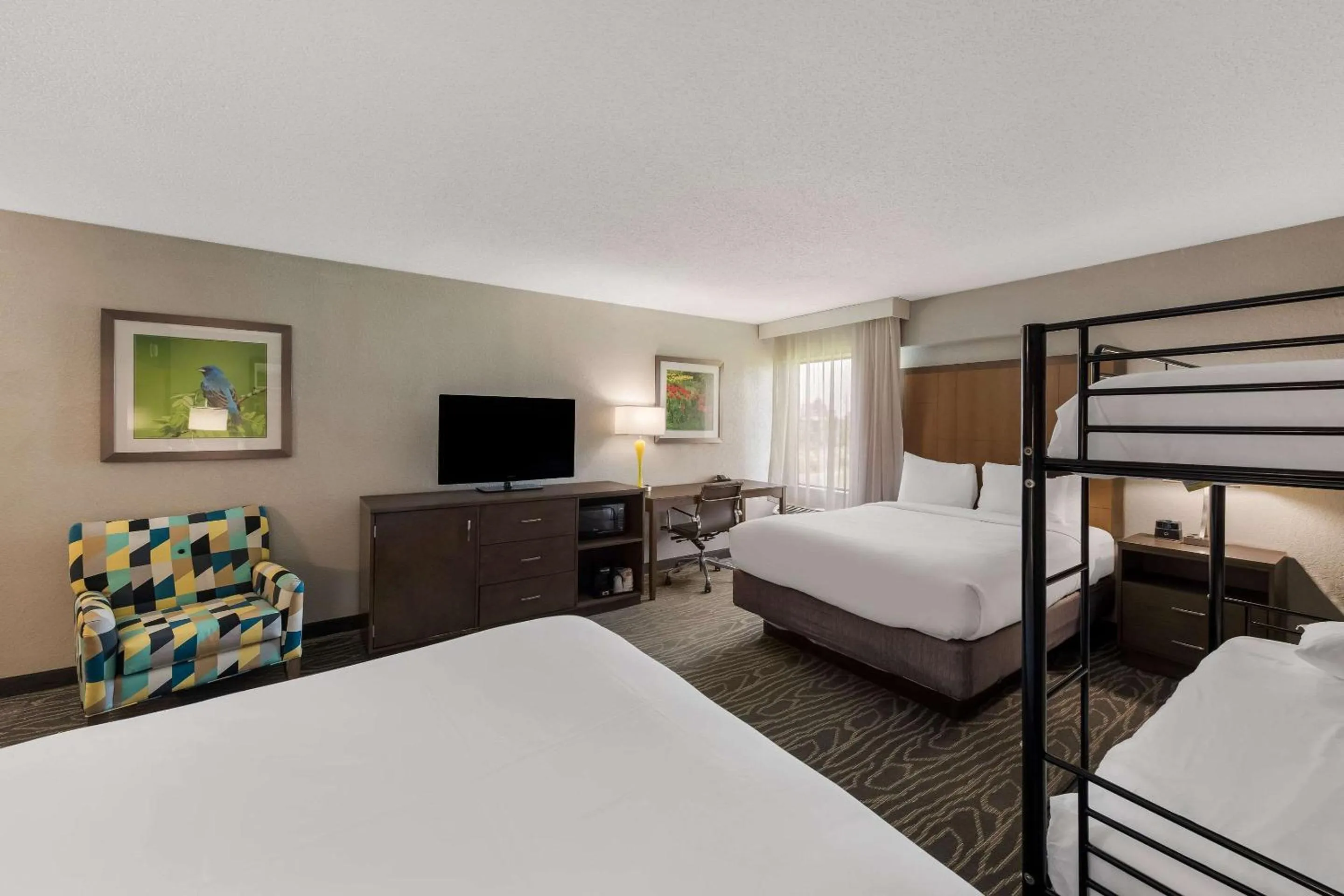 Bedroom, Bed in Comfort Inn & Suites Tipp City Dayton North I-75