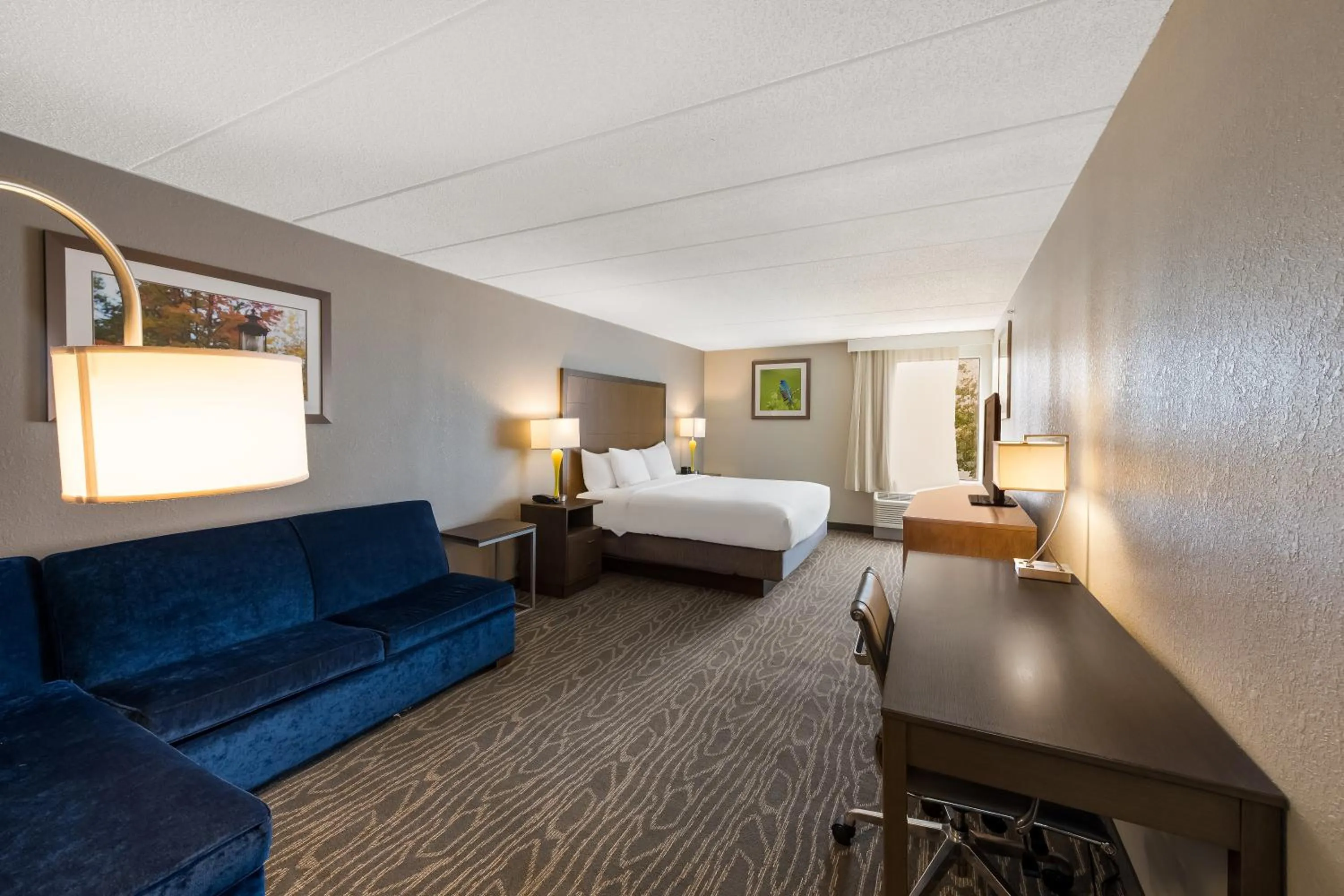 Bedroom, Bed in Comfort Inn & Suites Tipp City Dayton North I-75