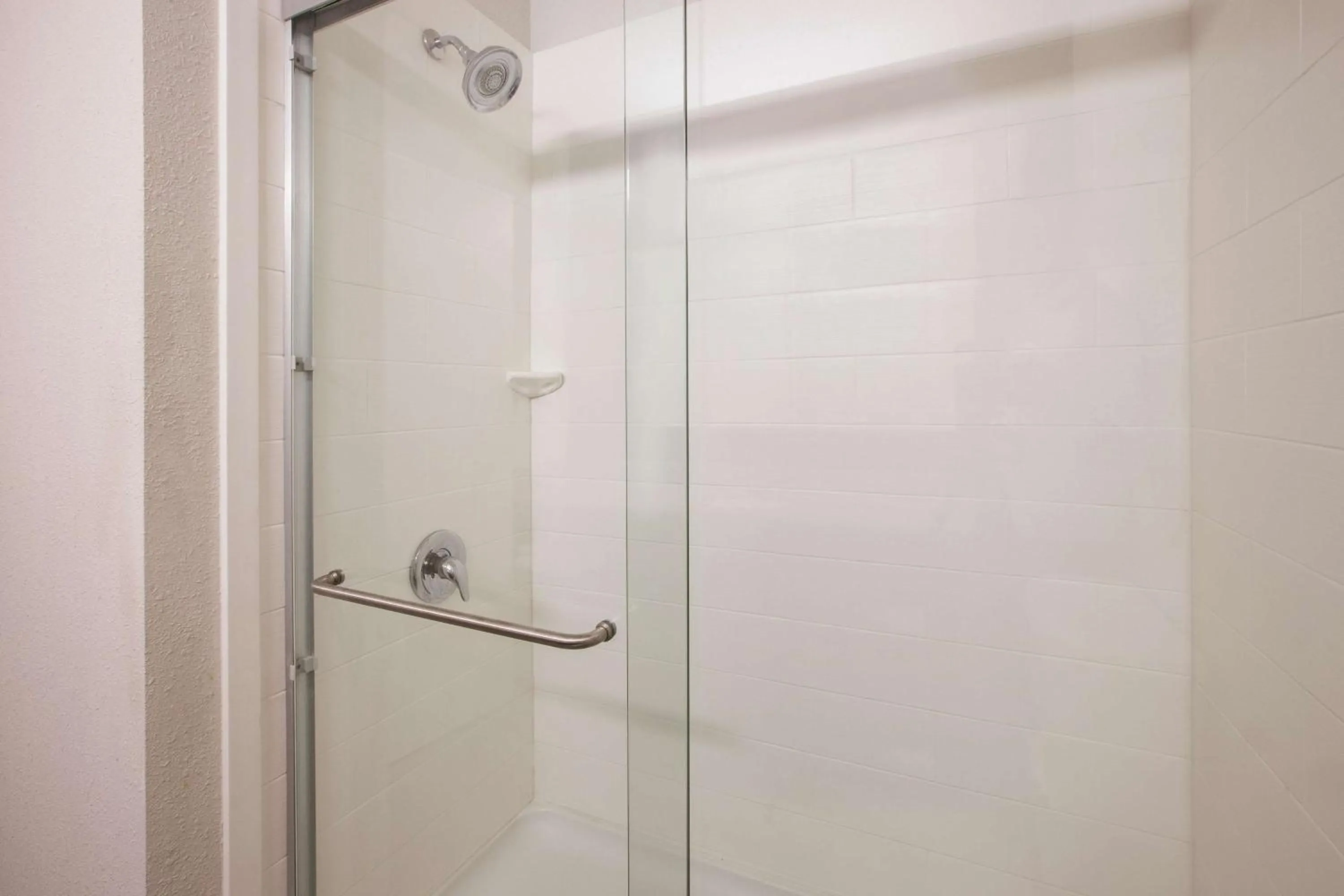 Photo of the whole room in La Quinta by Wyndham Erie