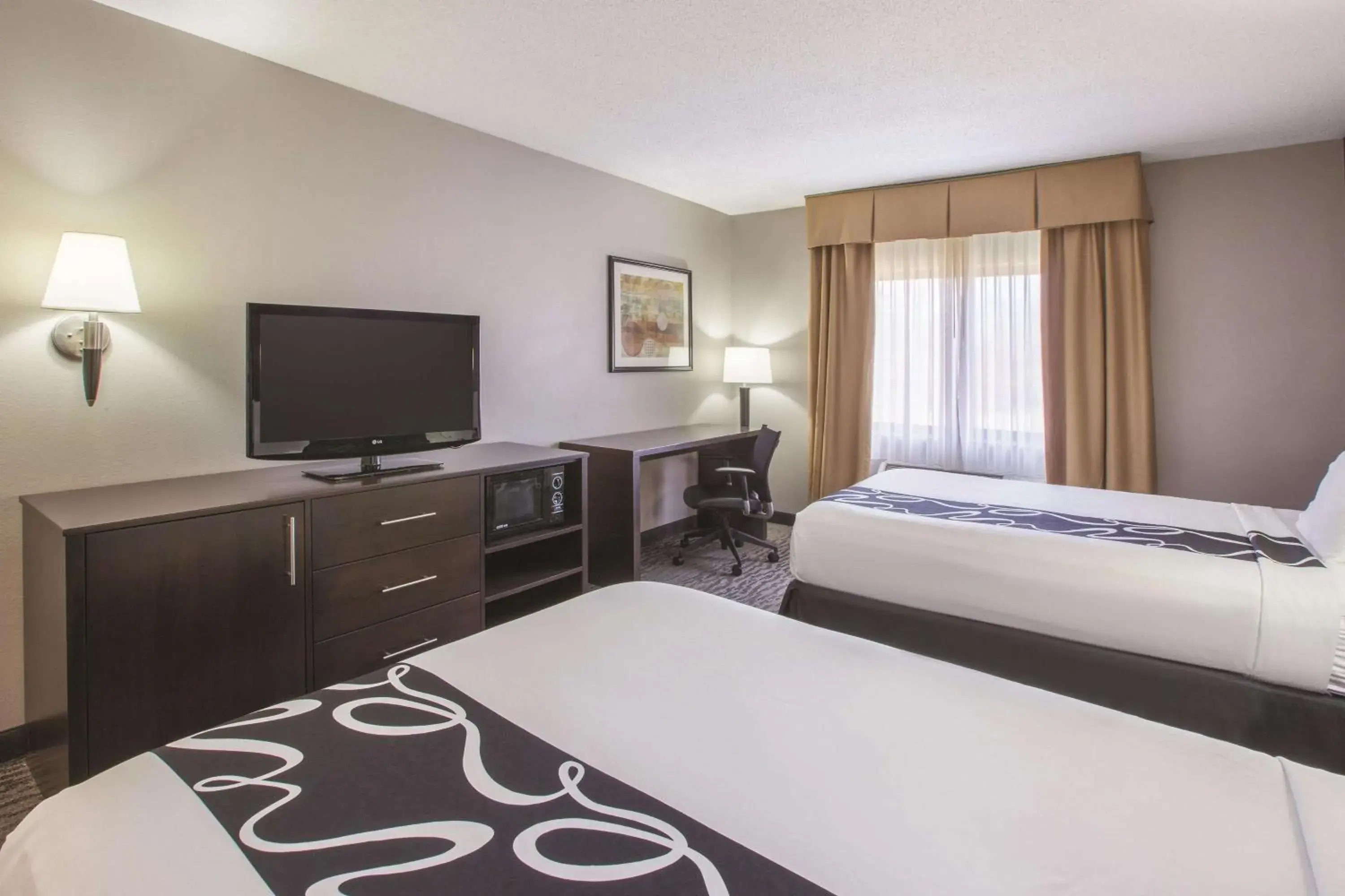 Double Room with Two Double Beds - Mobility Access/Non-Smoking in La Quinta by Wyndham Erie Double Room with Two Double Beds - Mobility Access/Non-Smoking in La Quinta by Wyndham Erie