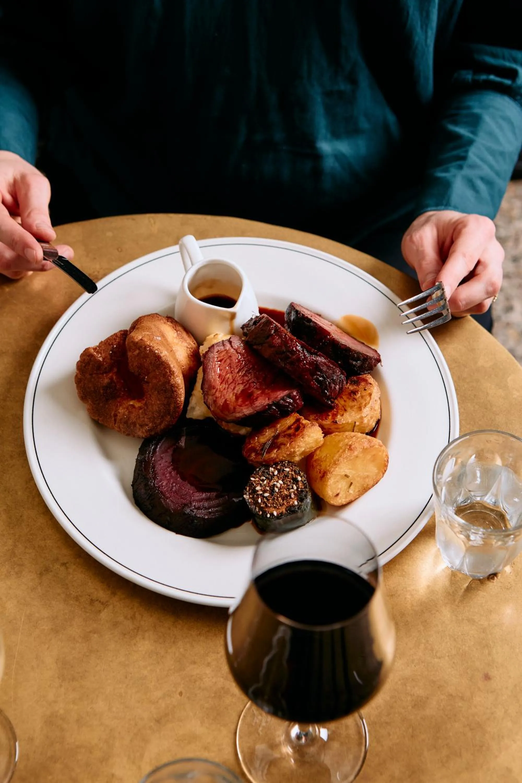 Food and drinks in Naughtons Hotel