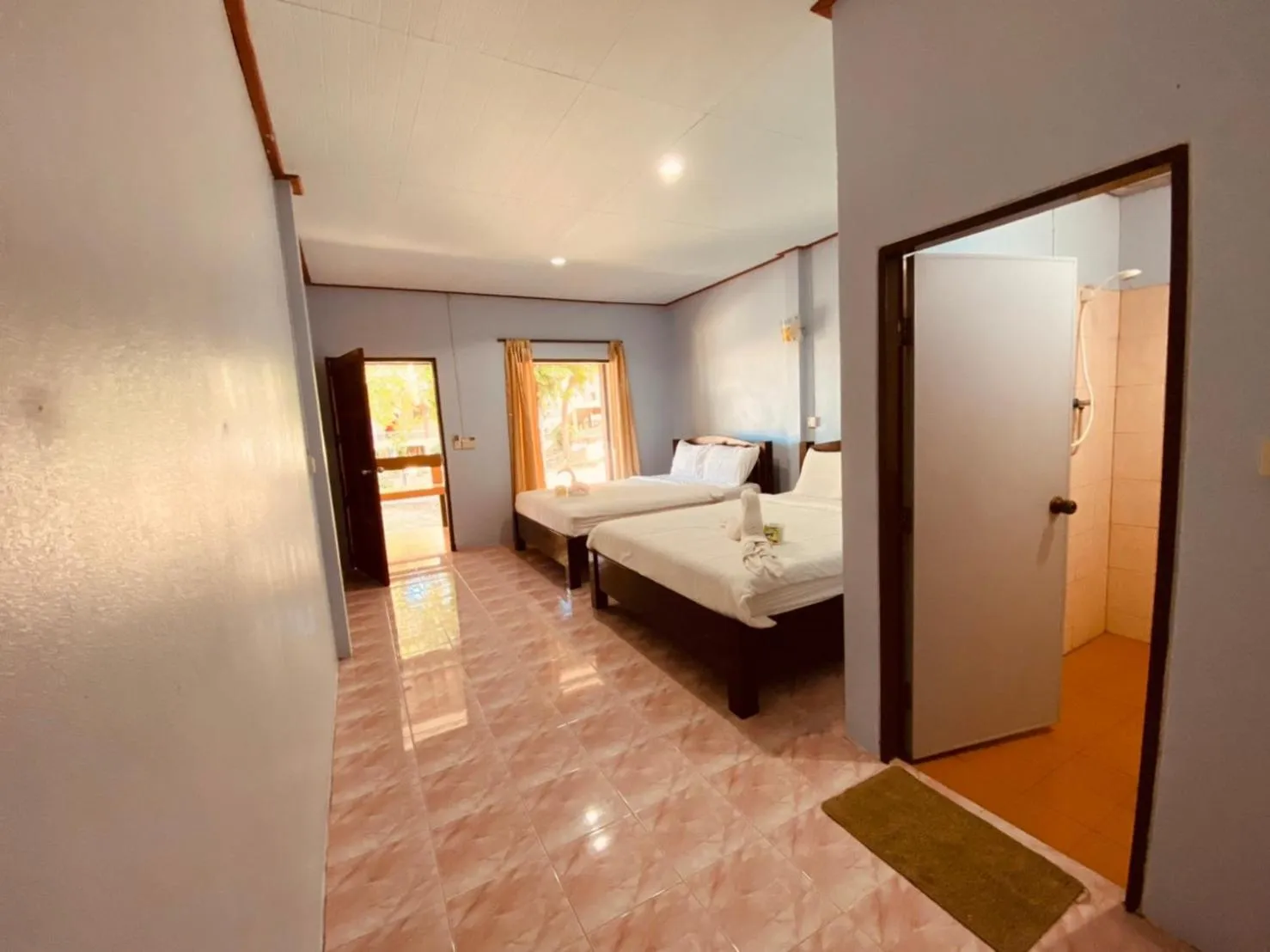 Bedroom, Bed in Phupha Bungalow Haad Rin