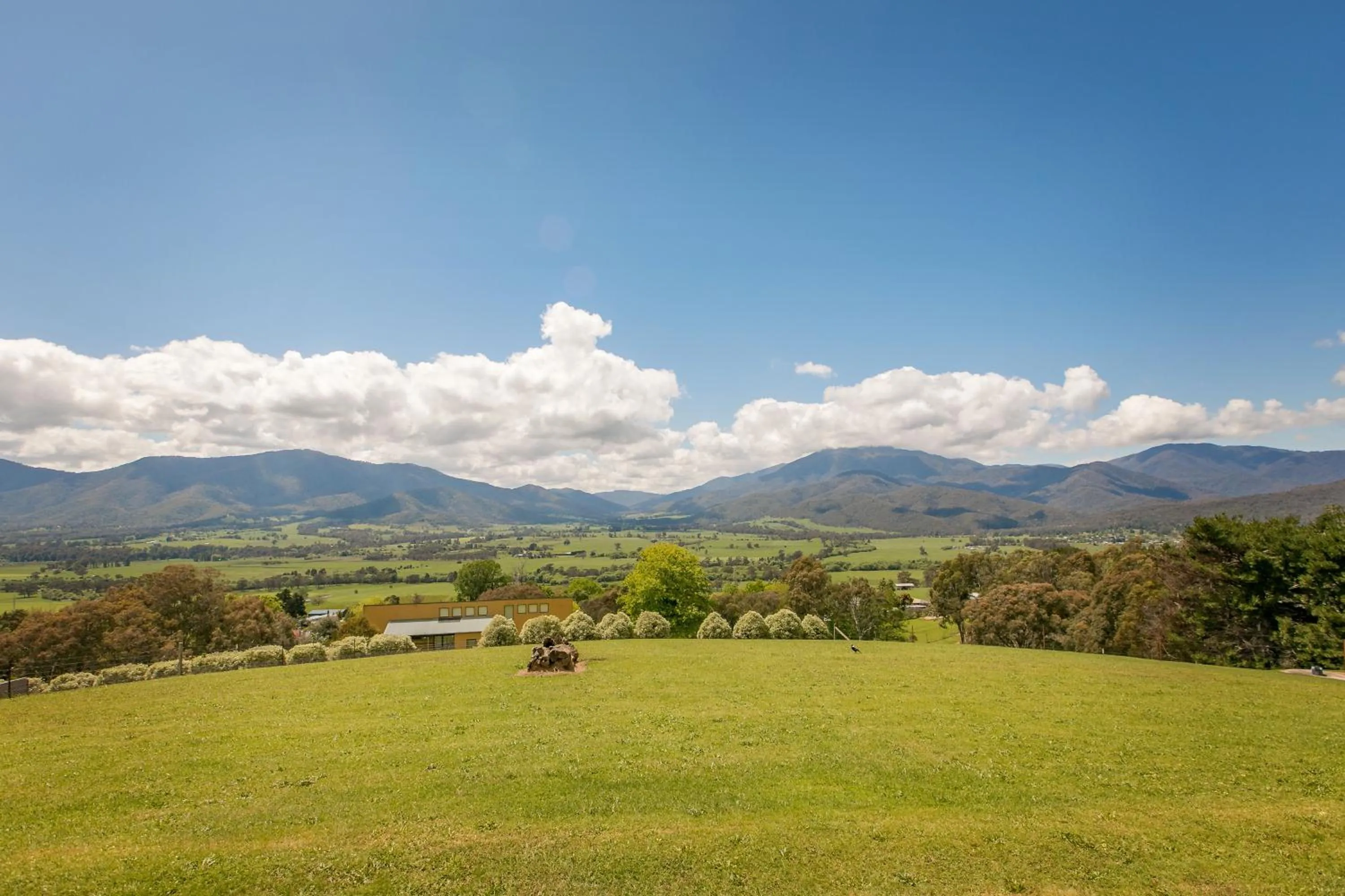 Natural landscape in Allamar Motel