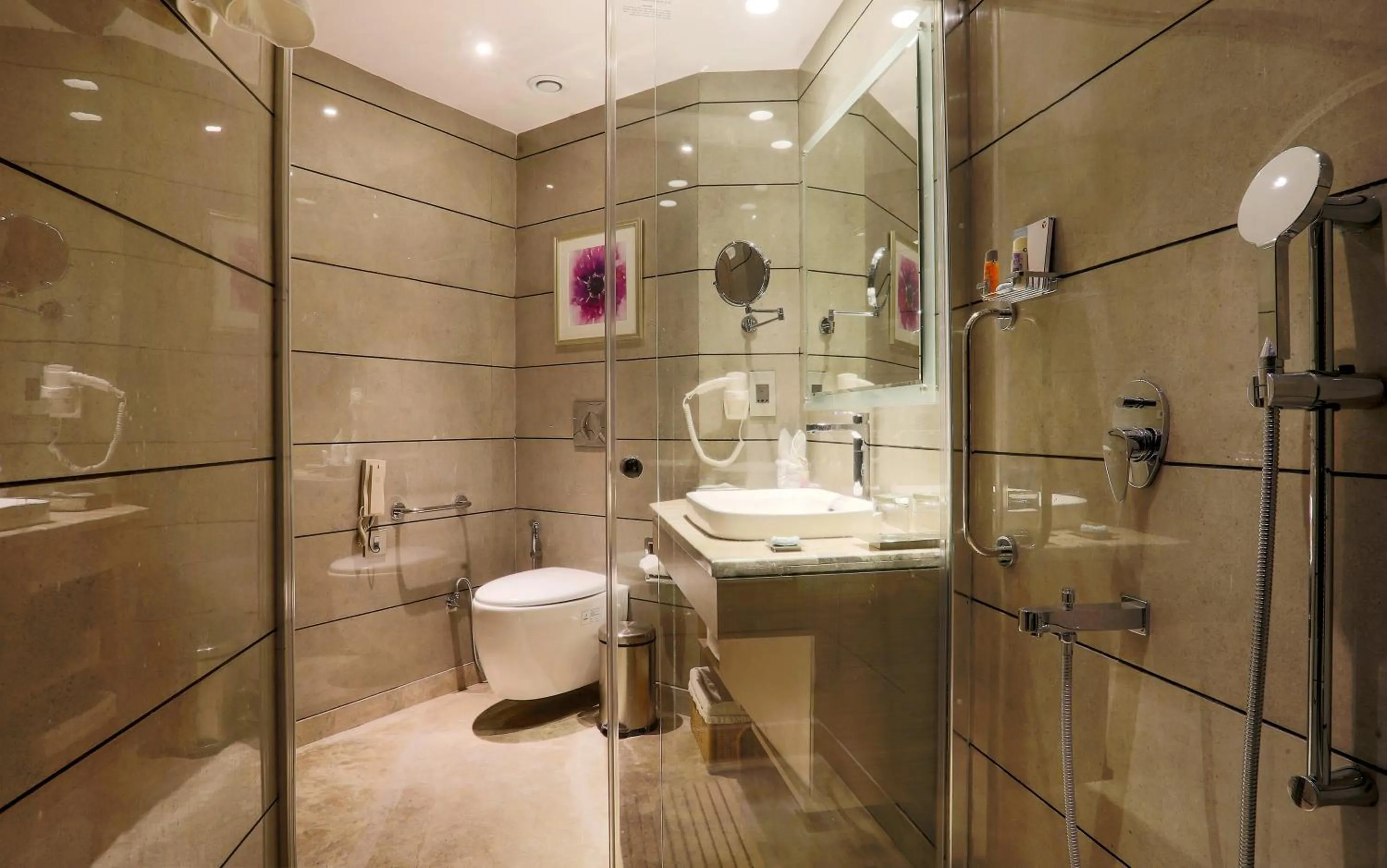 Shower in Welcomhotel by ITC Hotels, Shimla