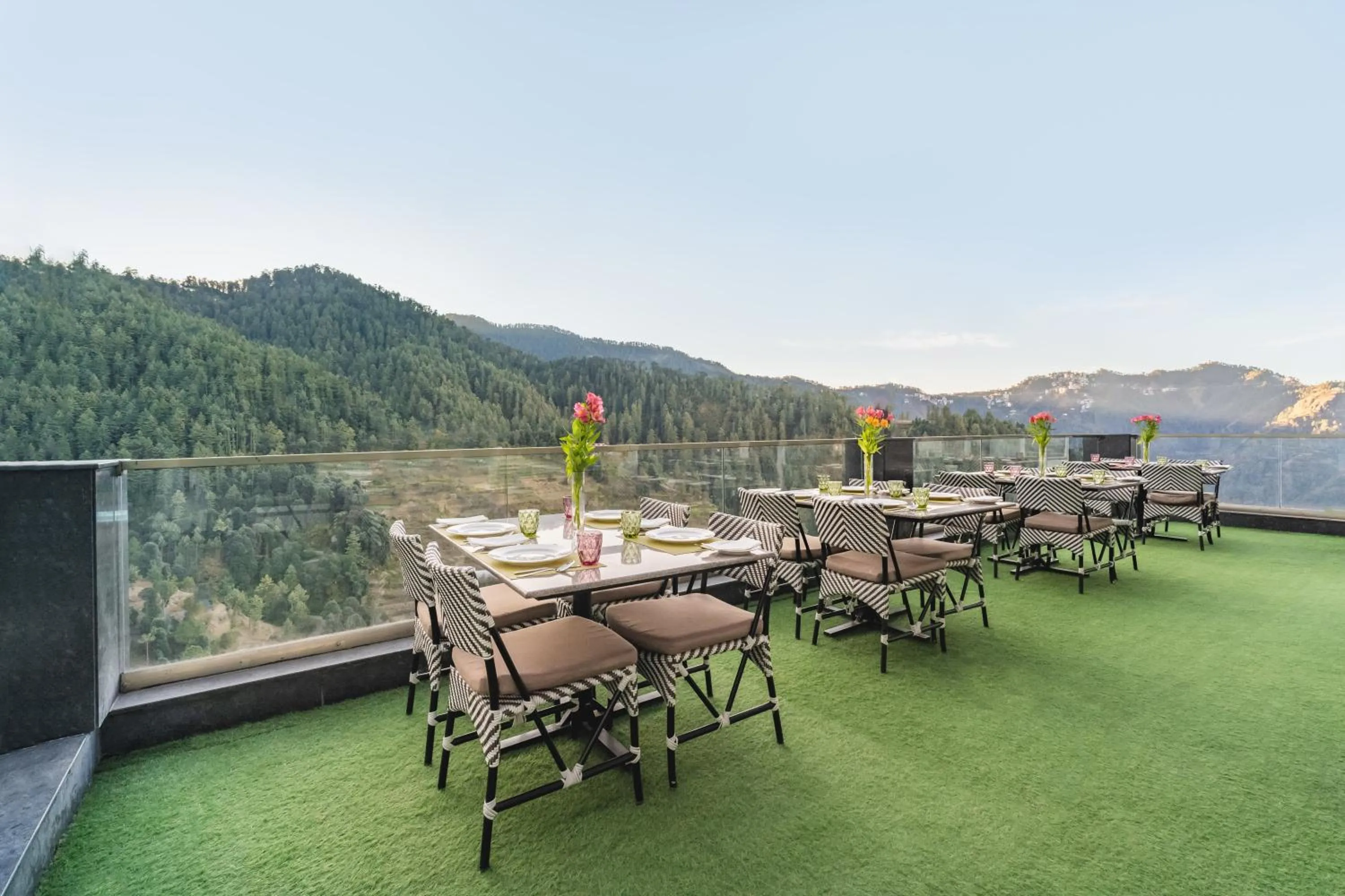 Restaurant/places to eat in Welcomhotel by ITC Hotels, Shimla