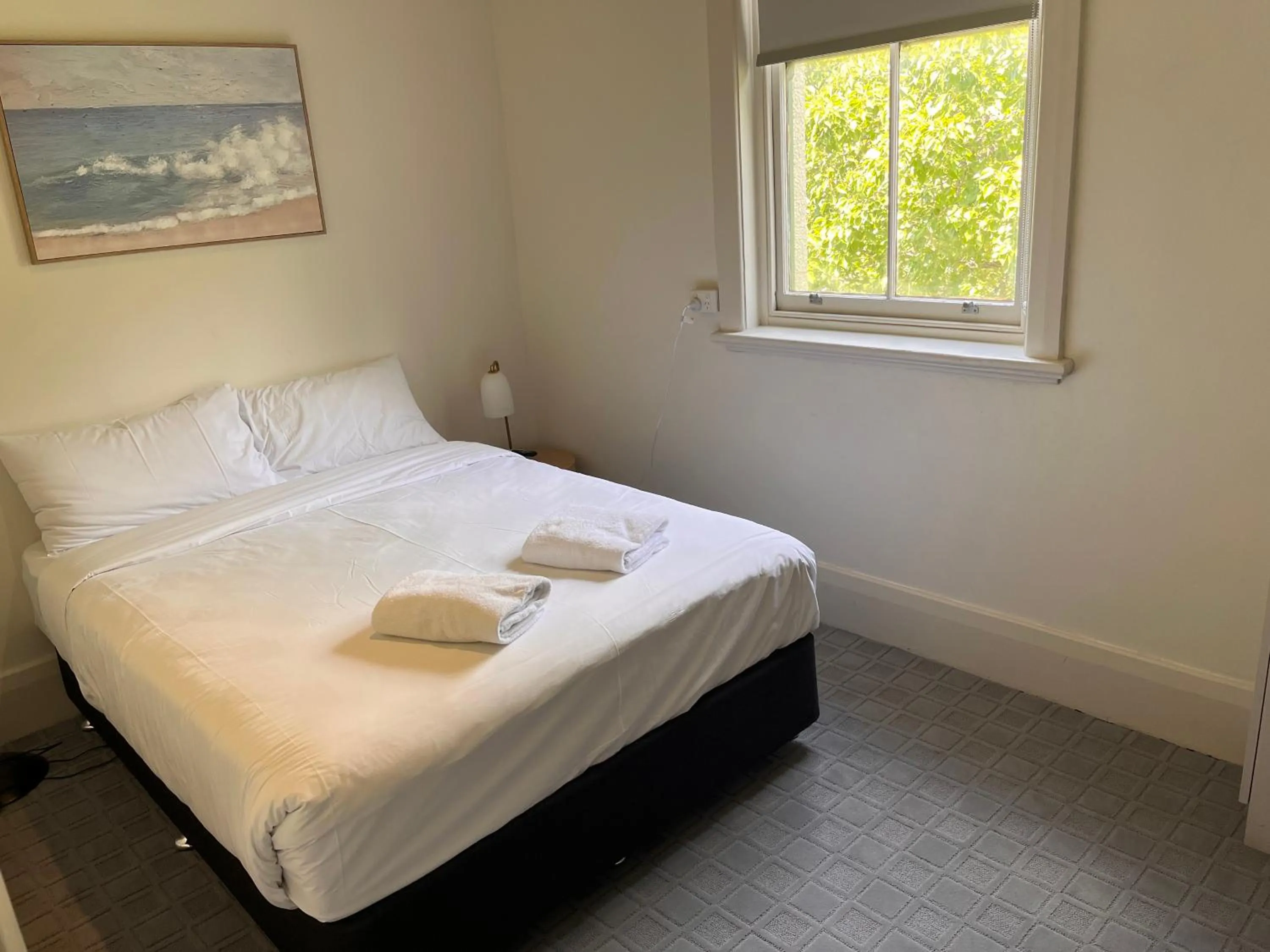 Bedroom, Bed in Prince of Wales Hotel