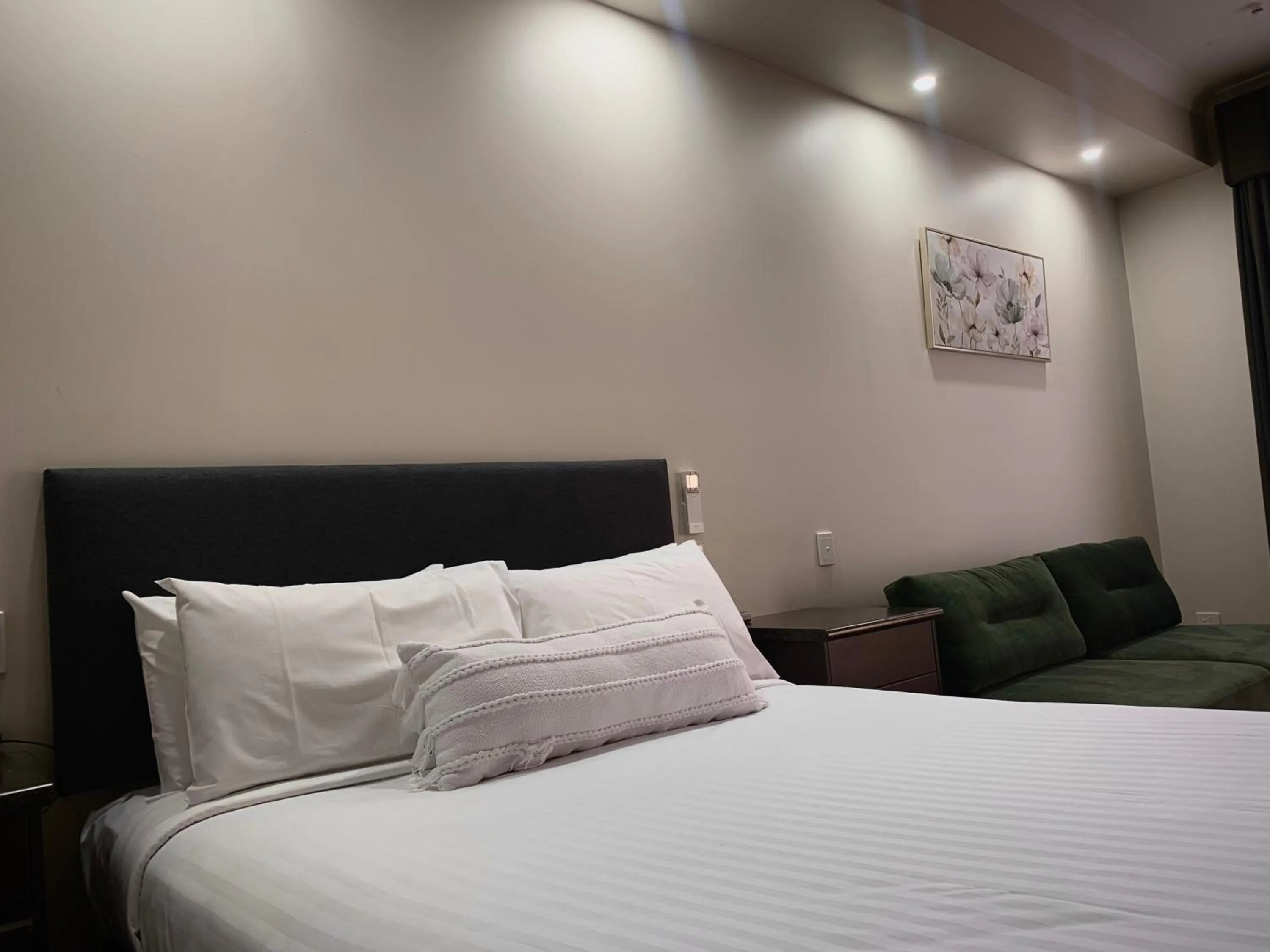 Bed in Prince of Wales Hotel