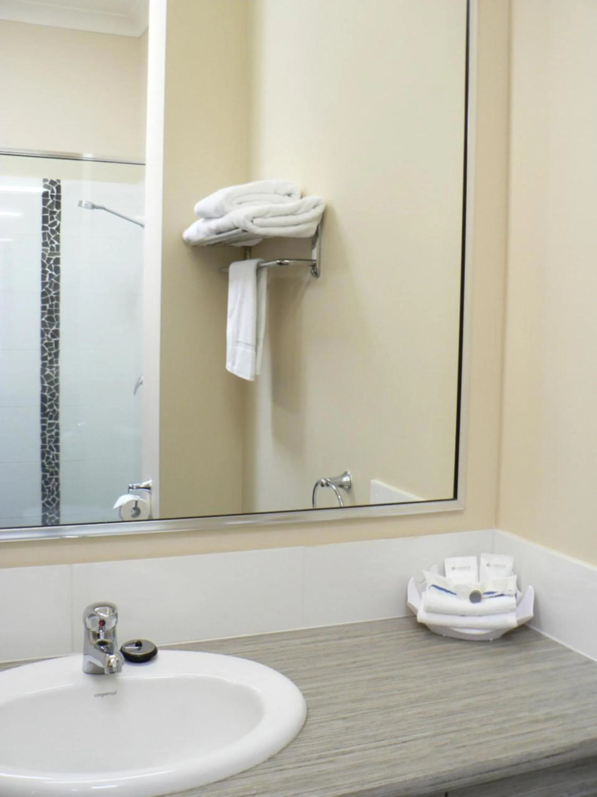 Bathroom in Prince of Wales Hotel