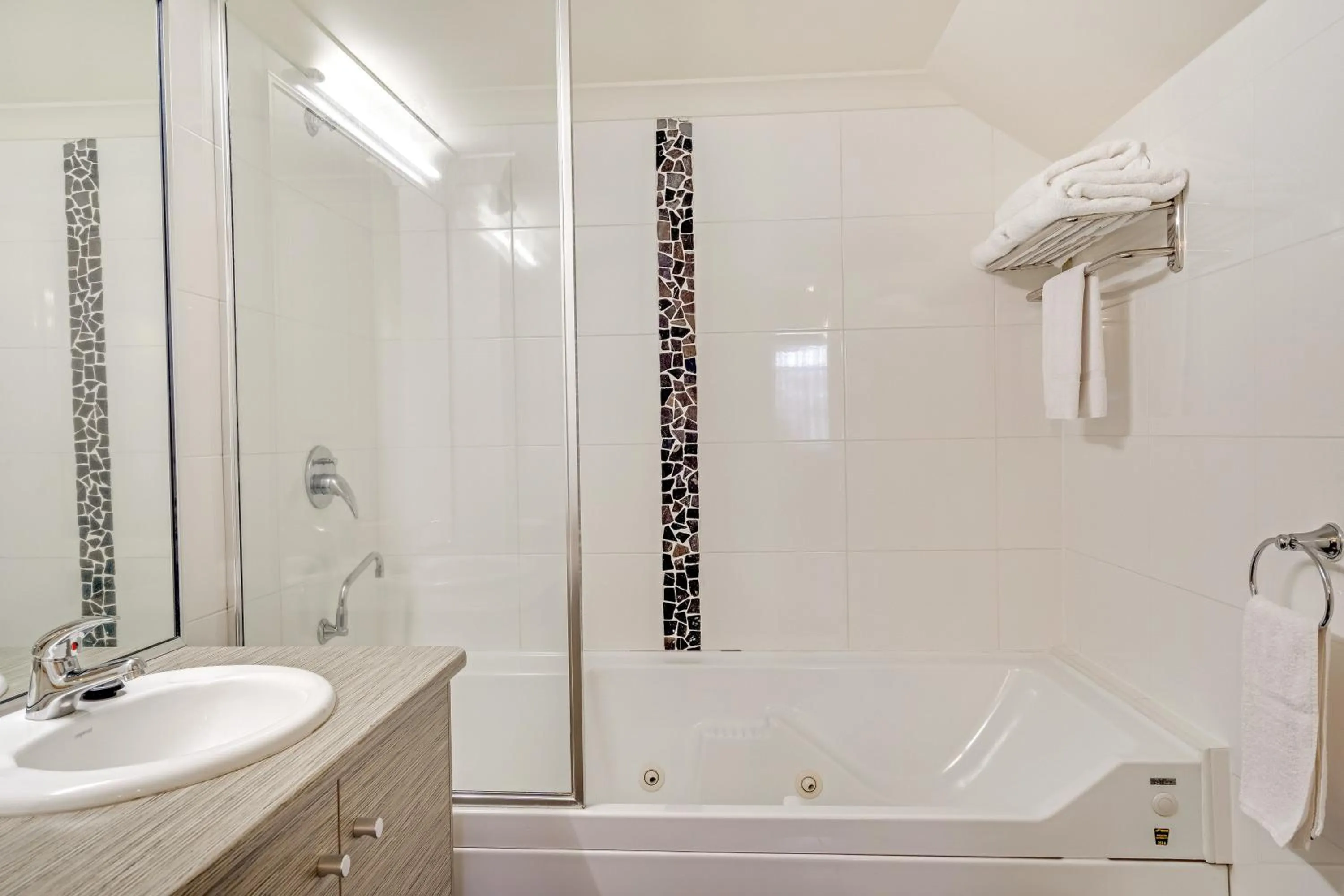 Bathroom in Prince of Wales Hotel