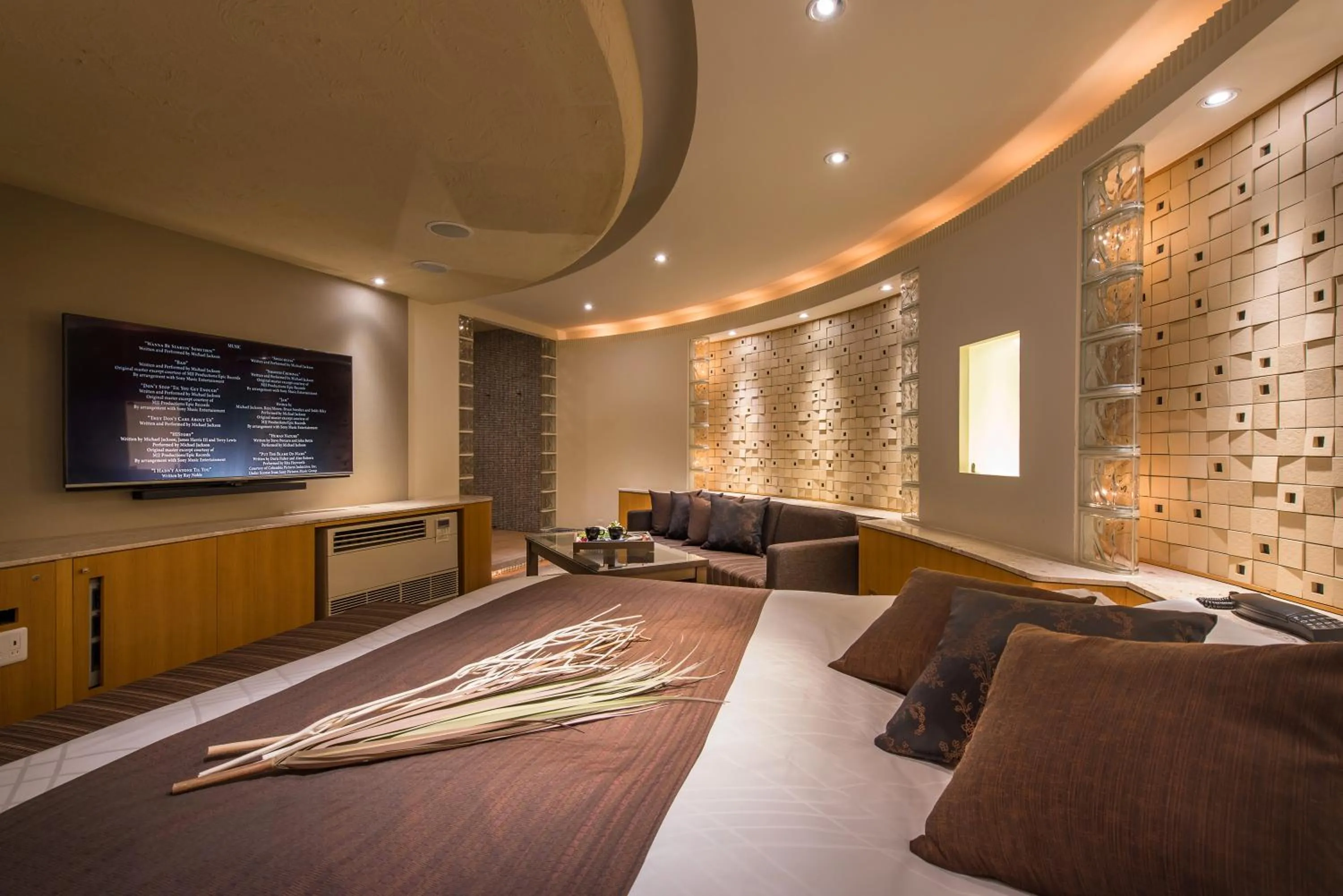 Hotel C. Chiba Shiroi