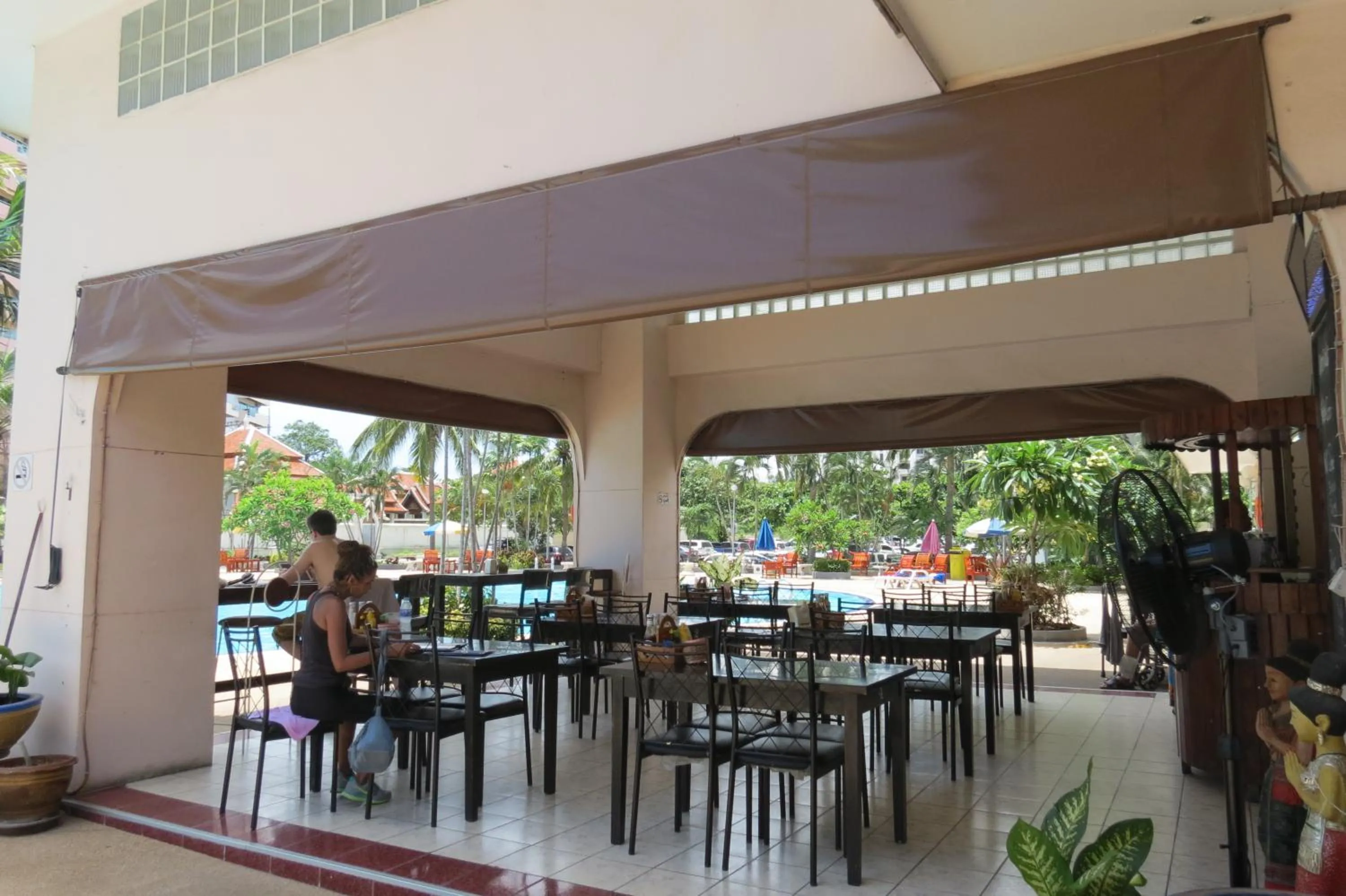 Restaurant/places to eat in B&B View Talay 1B by Franco Jontiem