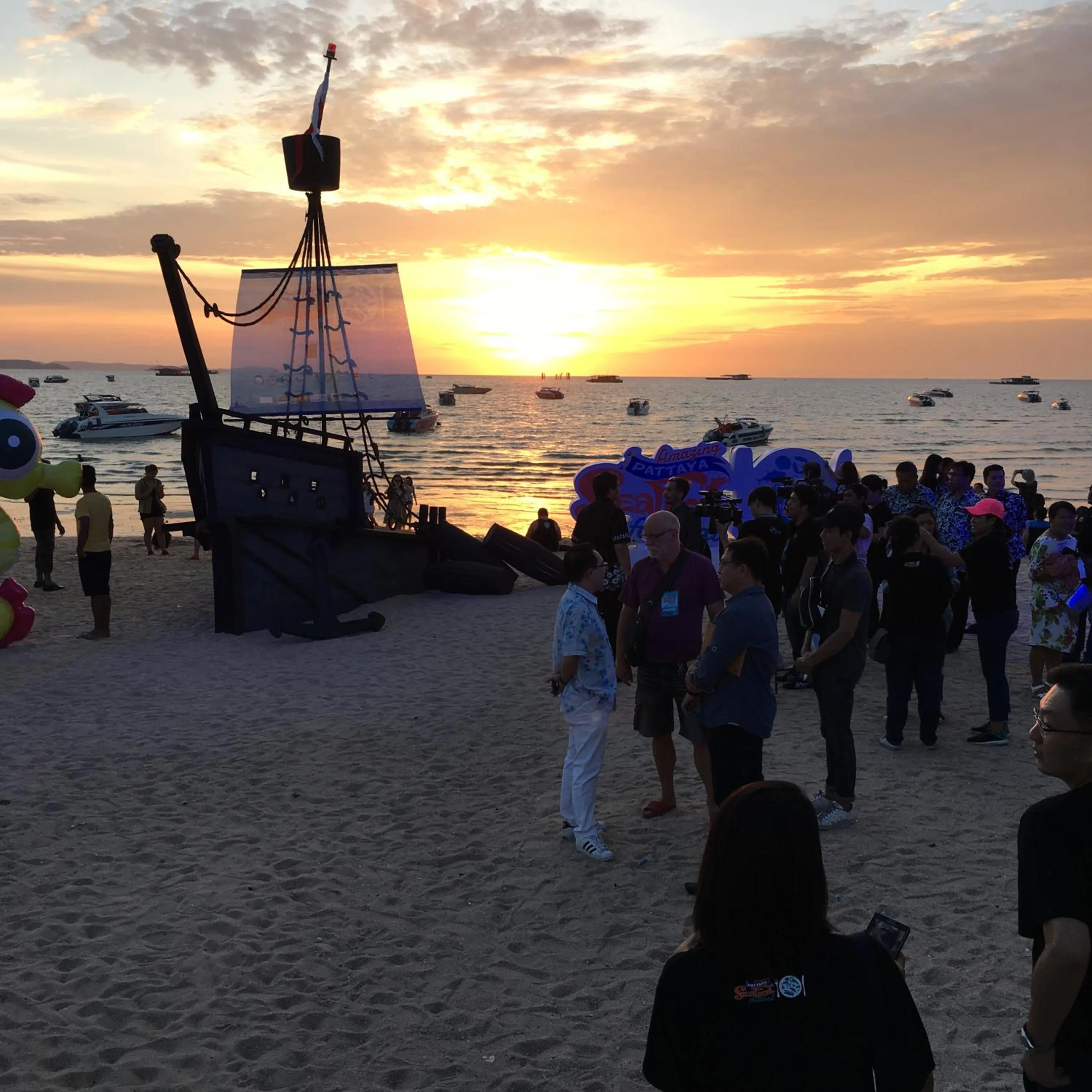 Sunset in B&B View Talay 1B by Franco Jontiem