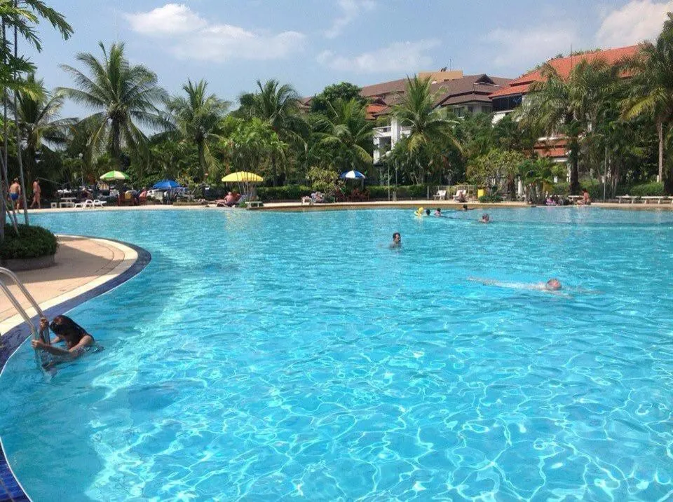 Swimming pool in B&B View Talay 1B by Franco Jontiem