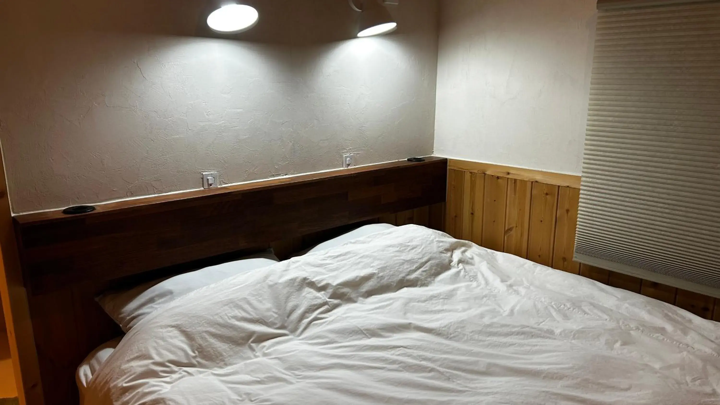 Double Room with Private Bathroom in Gyeongju Momojane Guesthouse Double Room with Private Bathroom in Gyeongju Momojane Guesthouse