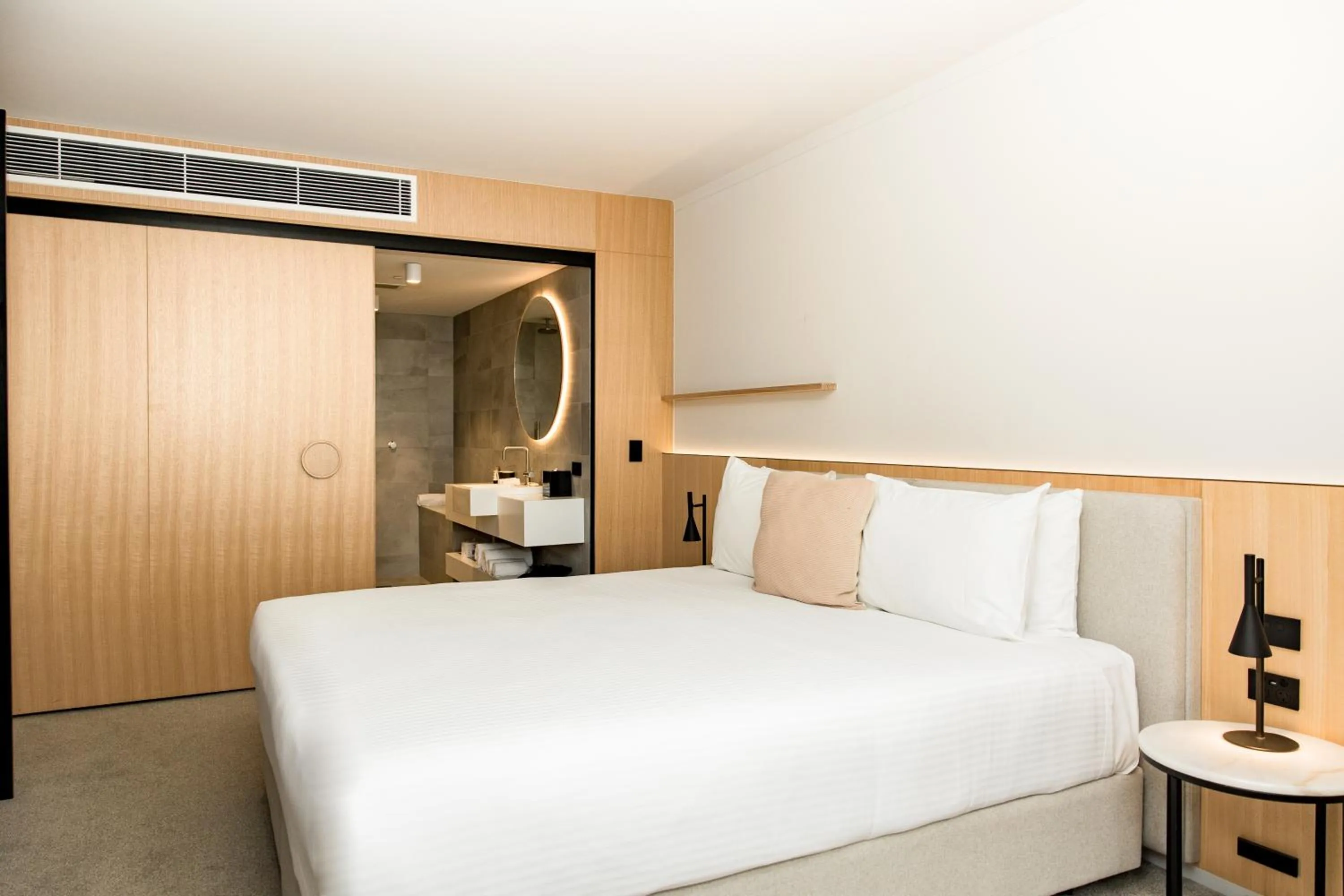 Bedroom, Bed in Quay Perth