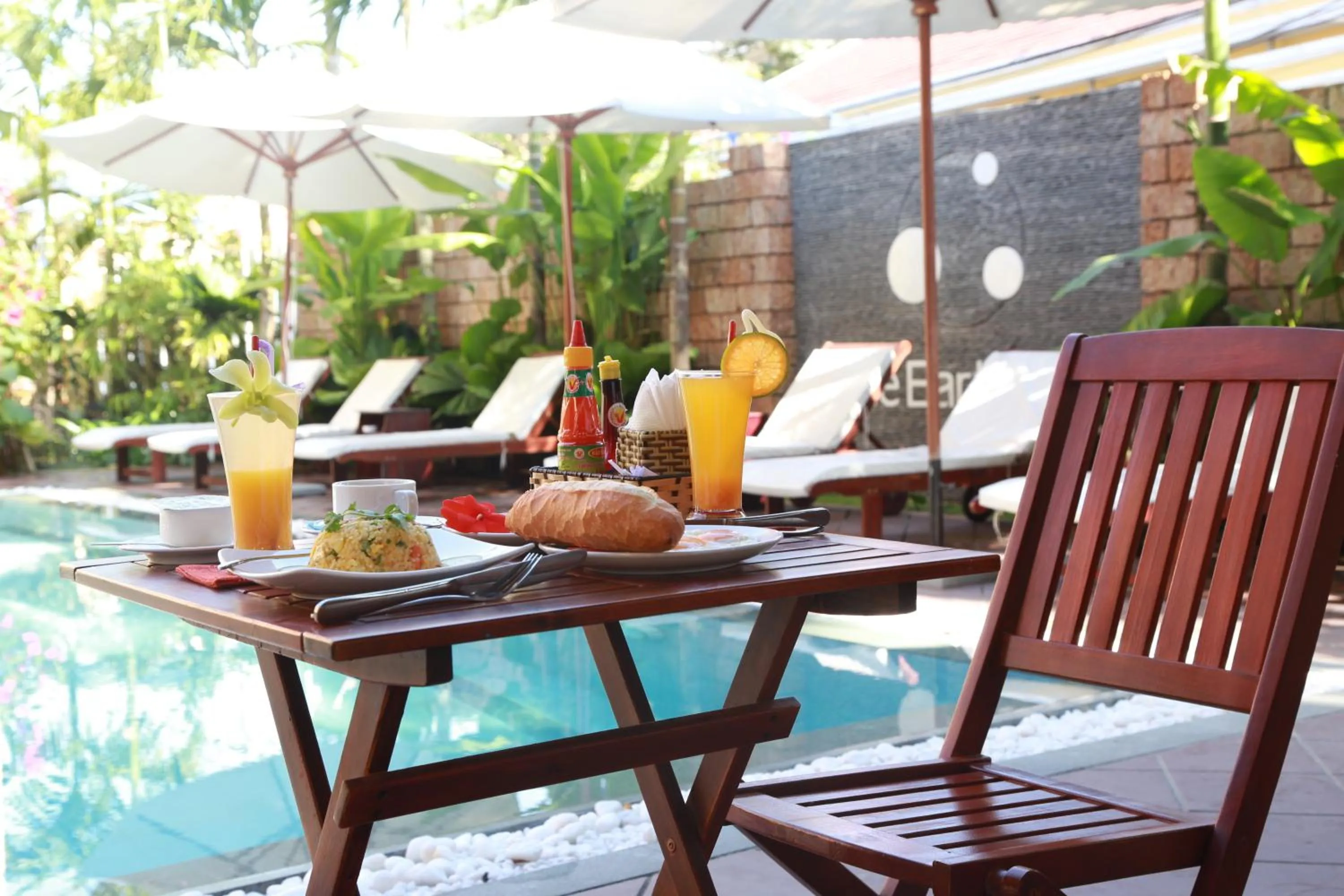 Other in The Earth Villa