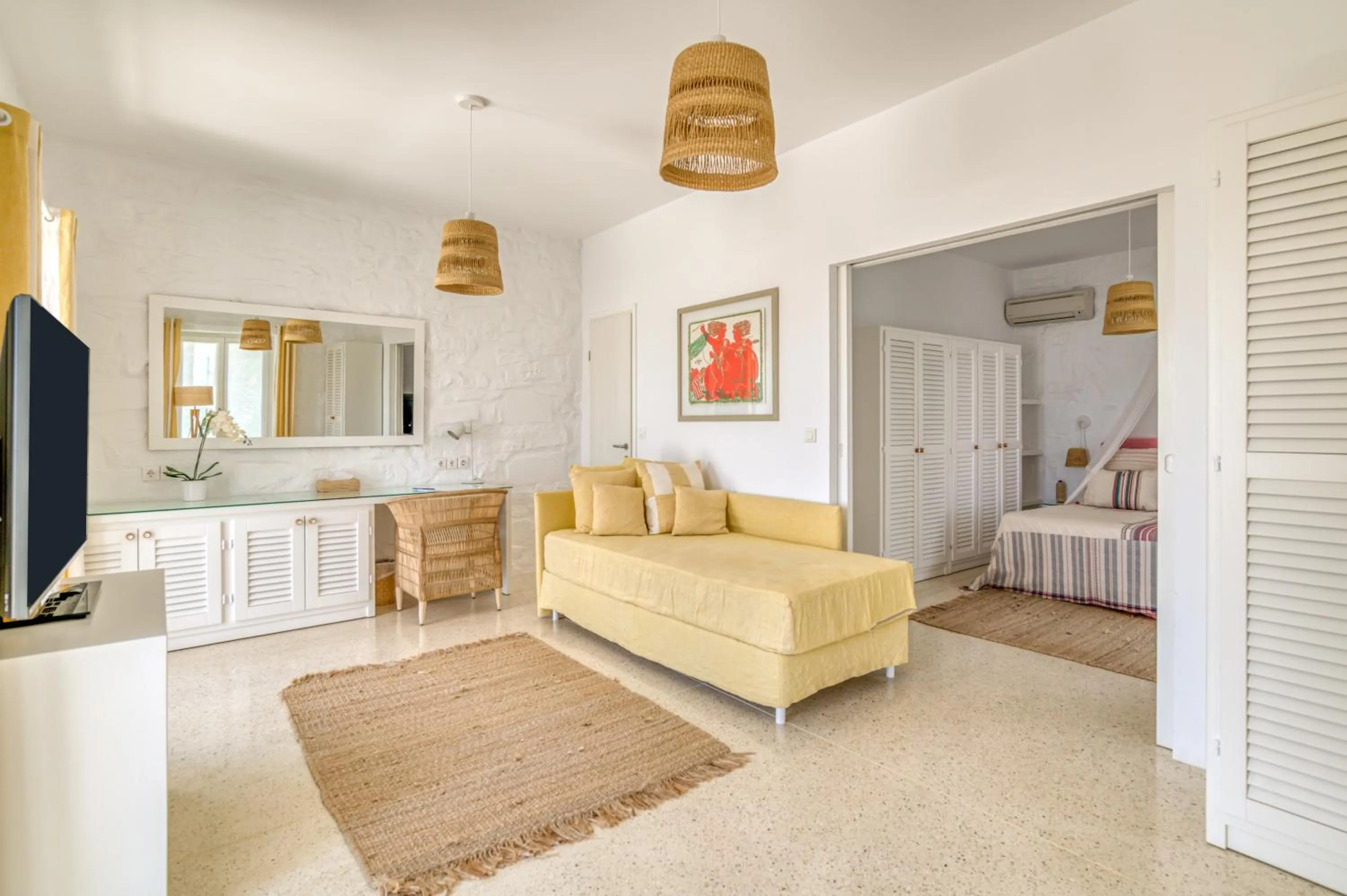 Living room, Bed in Villa Bellonia