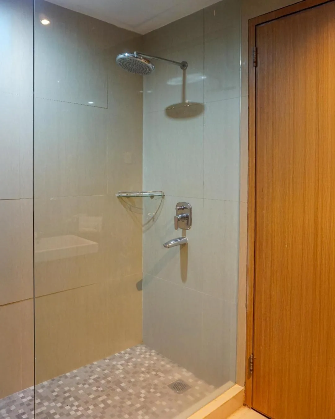 Shower in Hotel Dafam Pekanbaru